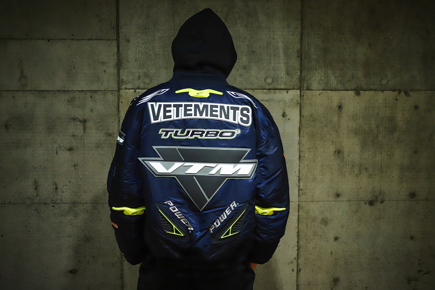 VETEMENTS LOOK 02