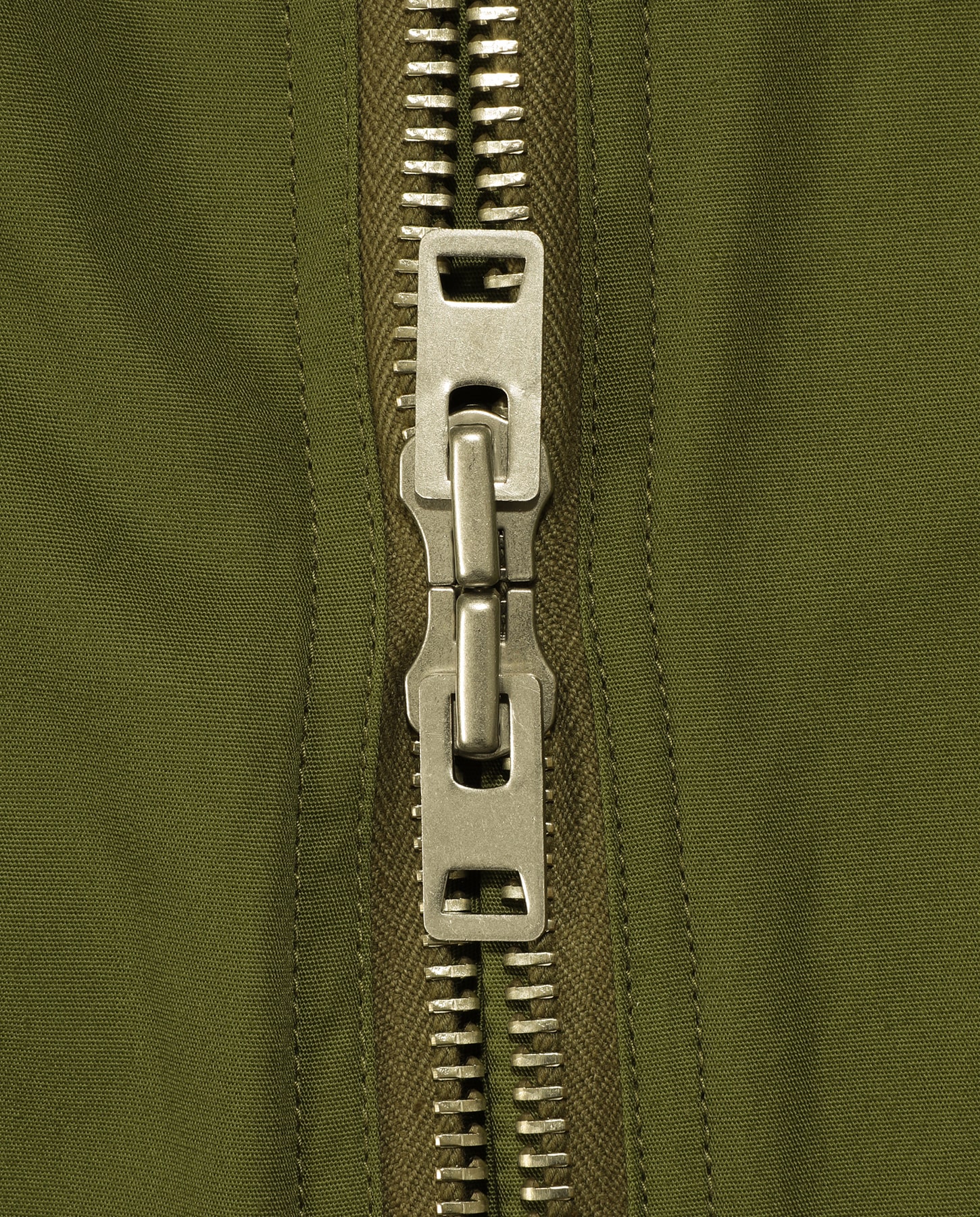 marka EXCLUSIVE ITEM