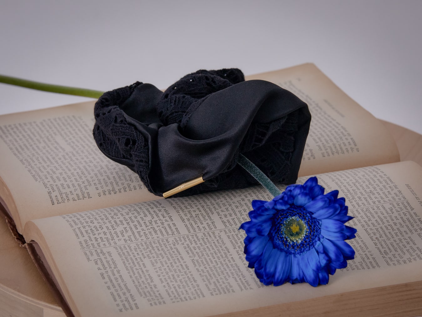 Black scrunchie