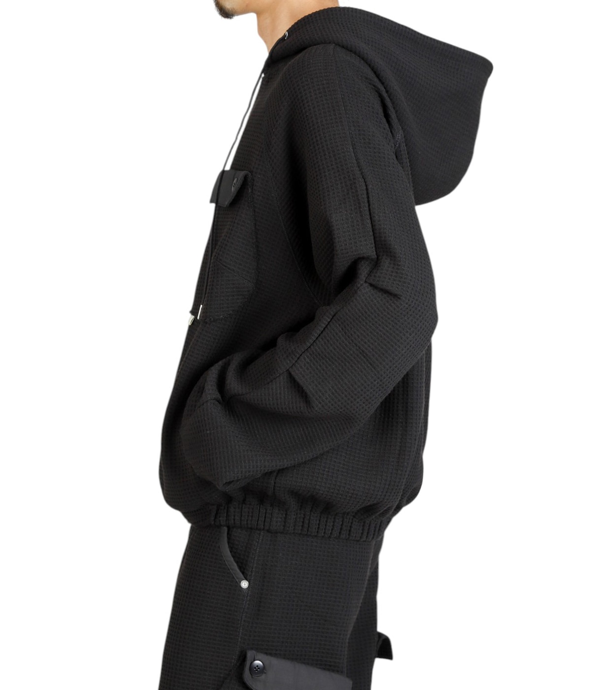 model（175cm / 60kg）B85 W75 H92 着用サイズ：2