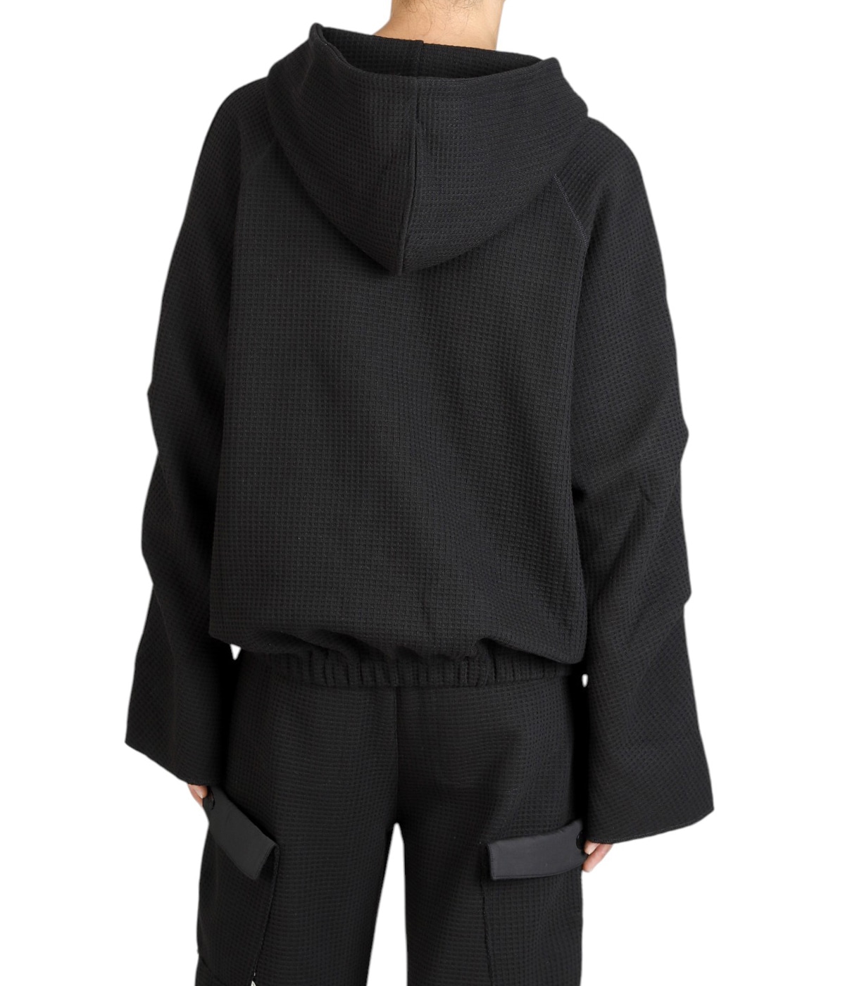 model（175cm / 60kg）B85 W75 H92 着用サイズ：2