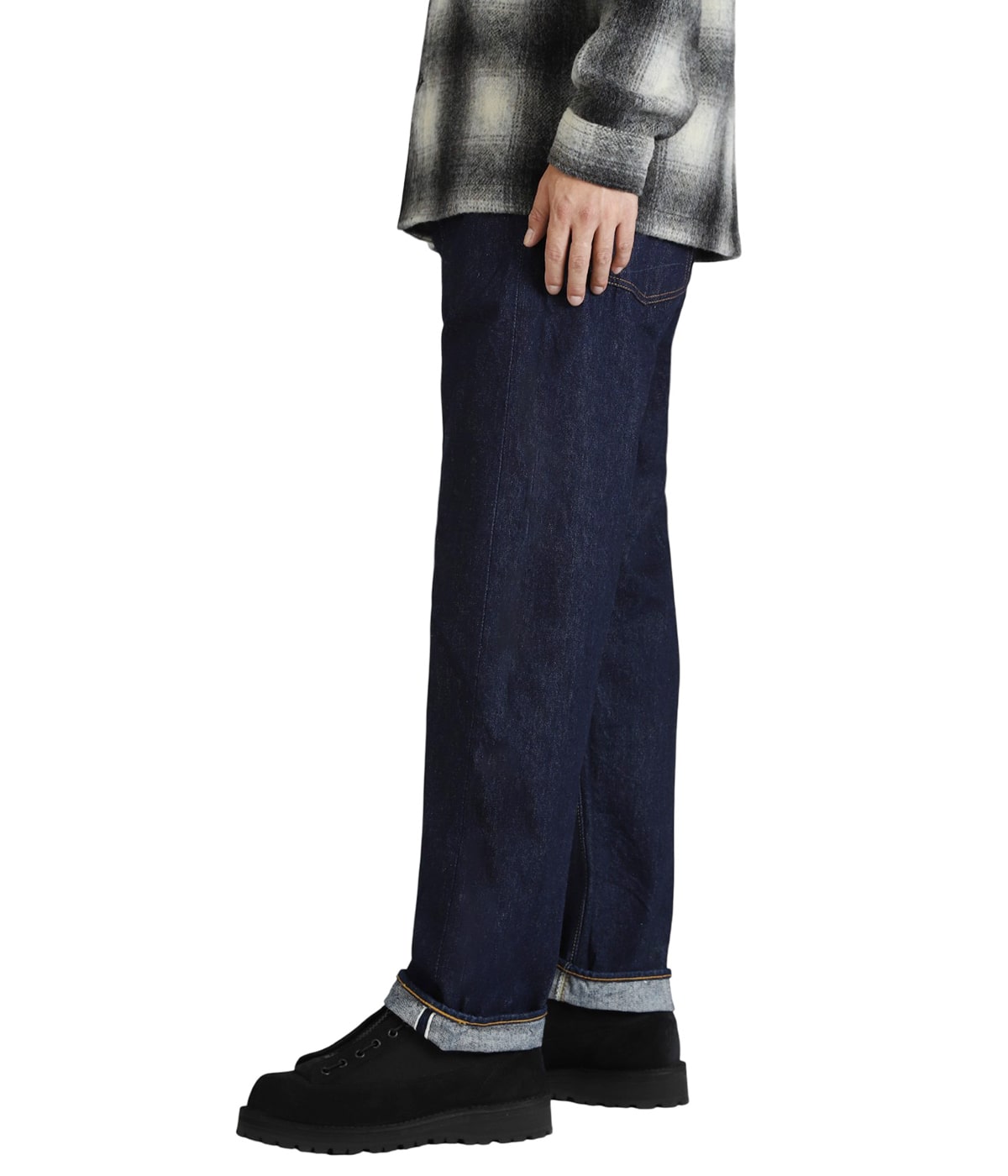 model（184cm / 63kg）B85 W80 H102 着用サイズ：4(XL)