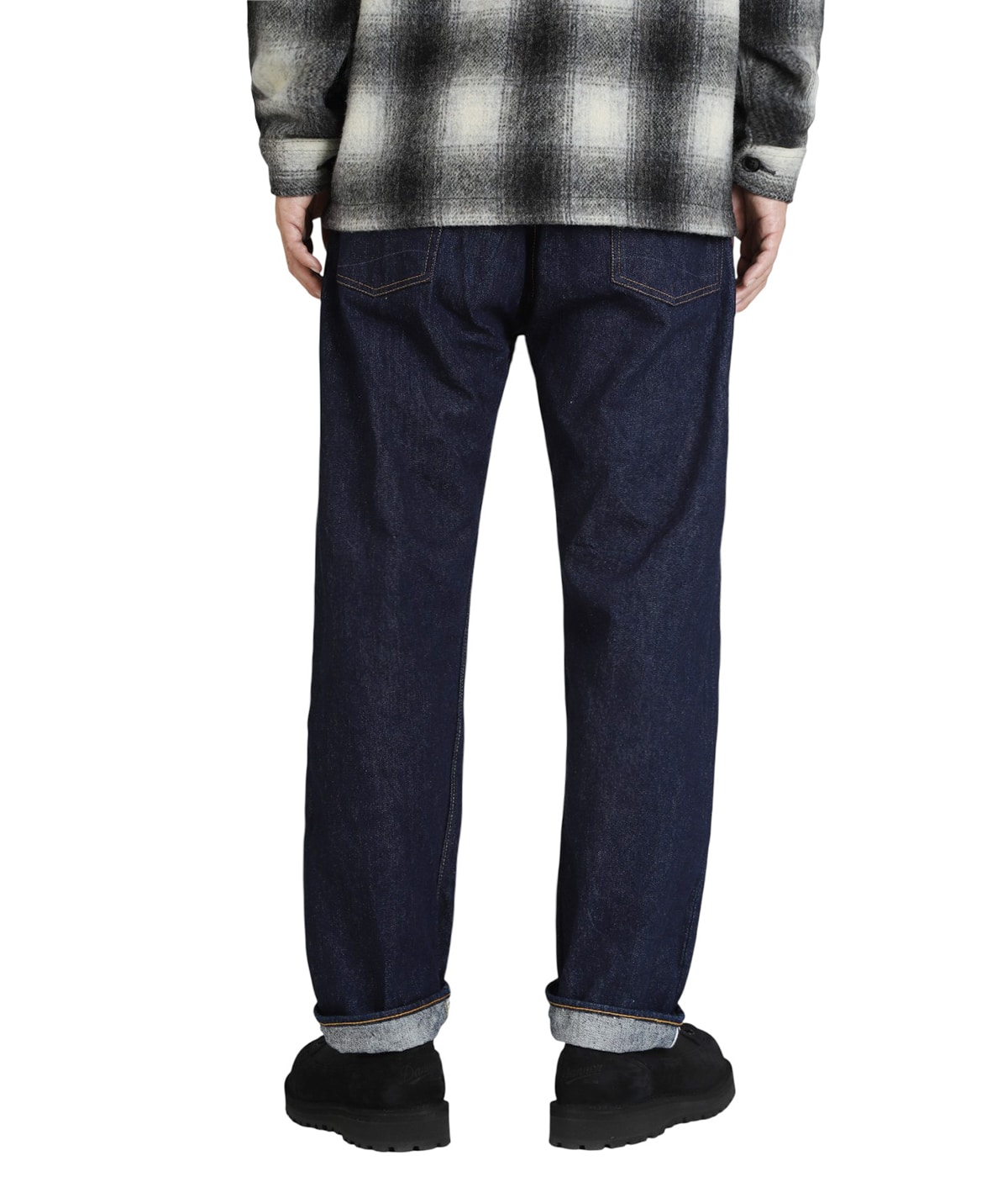 model（184cm / 63kg）B85 W80 H102 着用サイズ：4(XL)