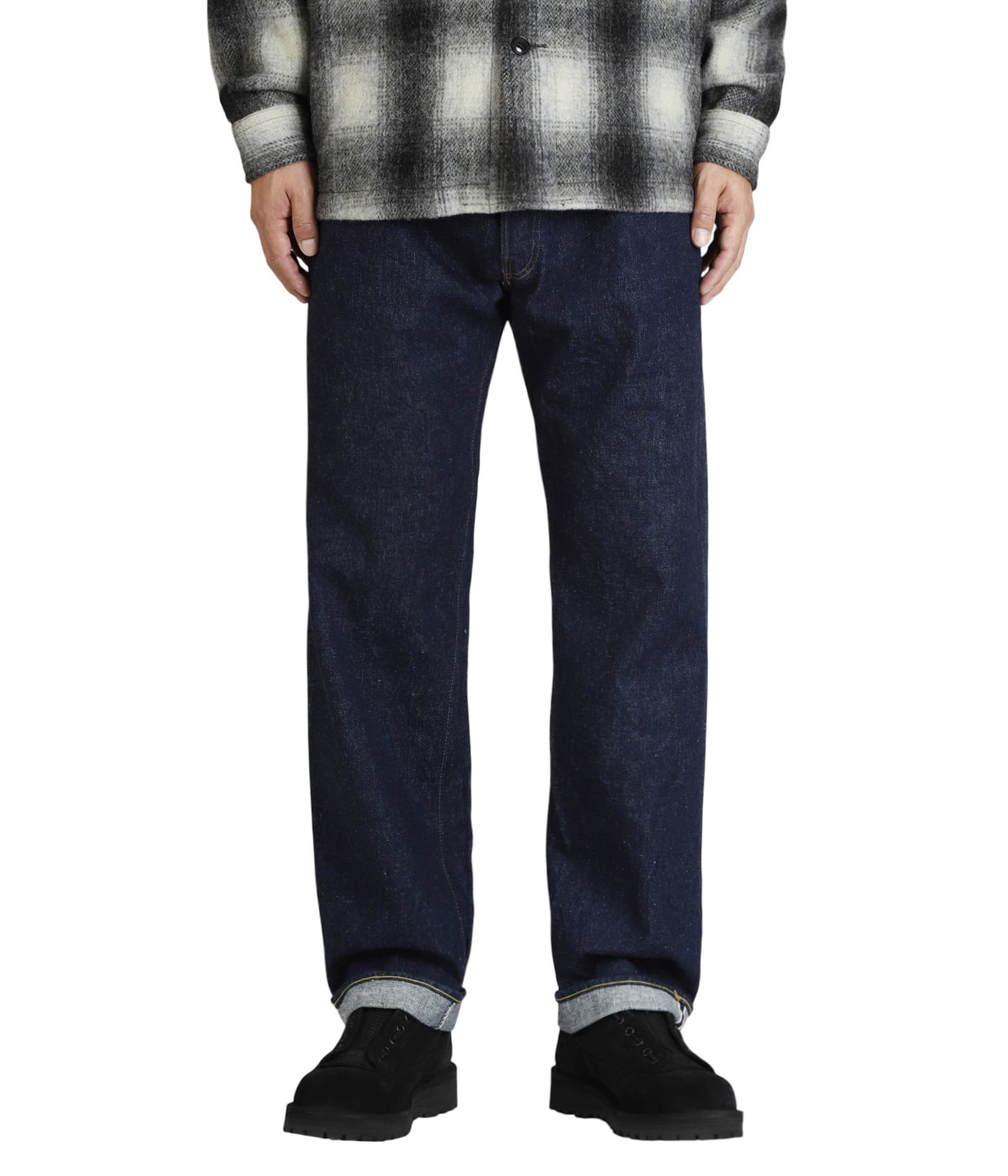 model（184cm / 63kg）B85 W80 H102 着用サイズ：4(XL)