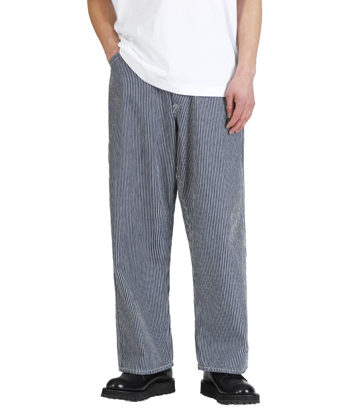 model（175cm / 60kg）B85 W75 H92 着用サイズ：2(M)