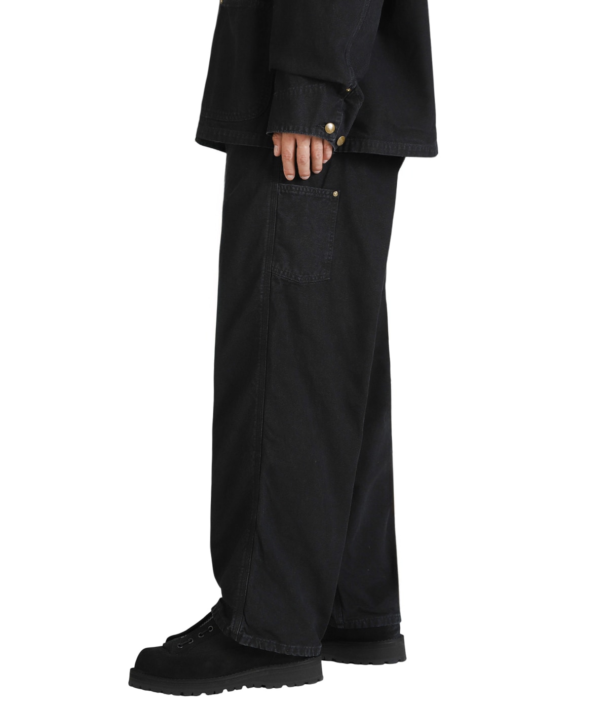 model（184cm / 63kg）B85 W80 H102 着用サイズ：4(XL)