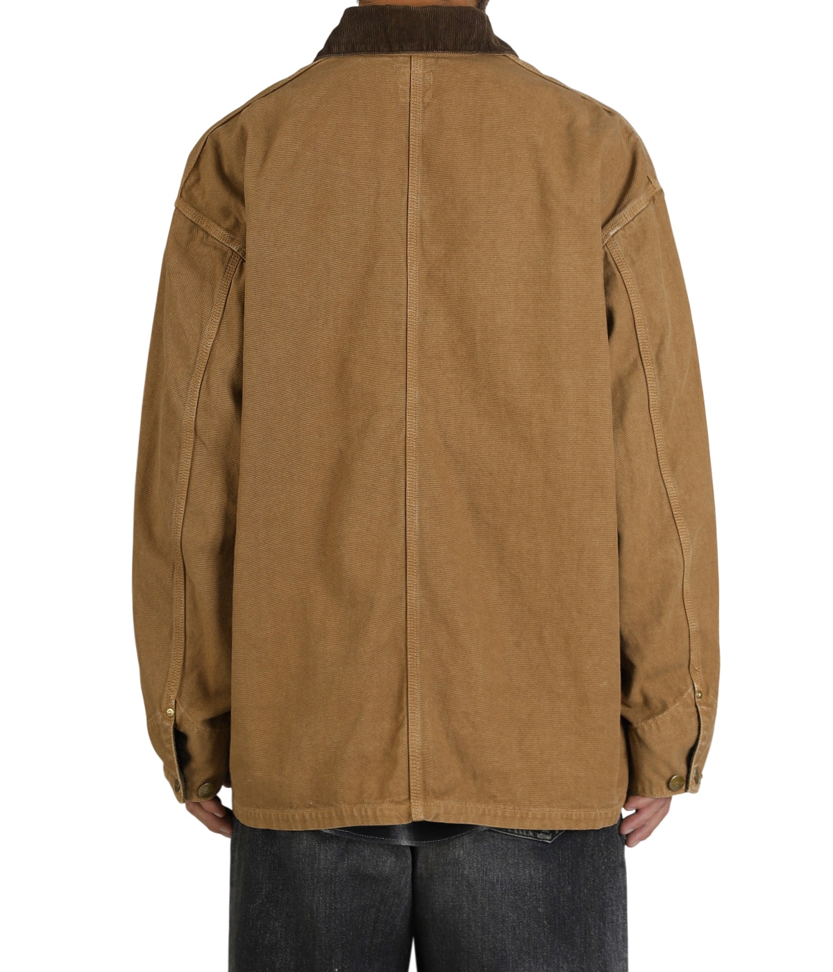 model（184cm / 63kg）B85 W80 H102 着用サイズ：3(L)