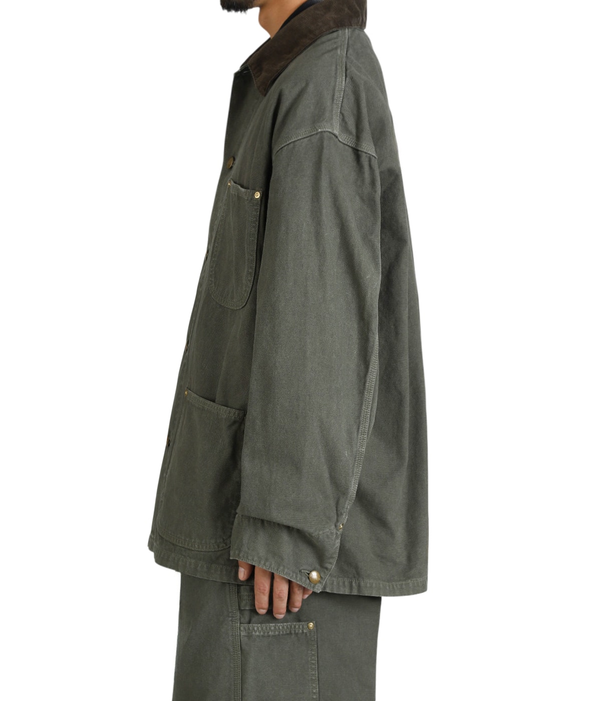 model（184cm / 63kg）B85 W80 H102 着用サイズ：3(L)