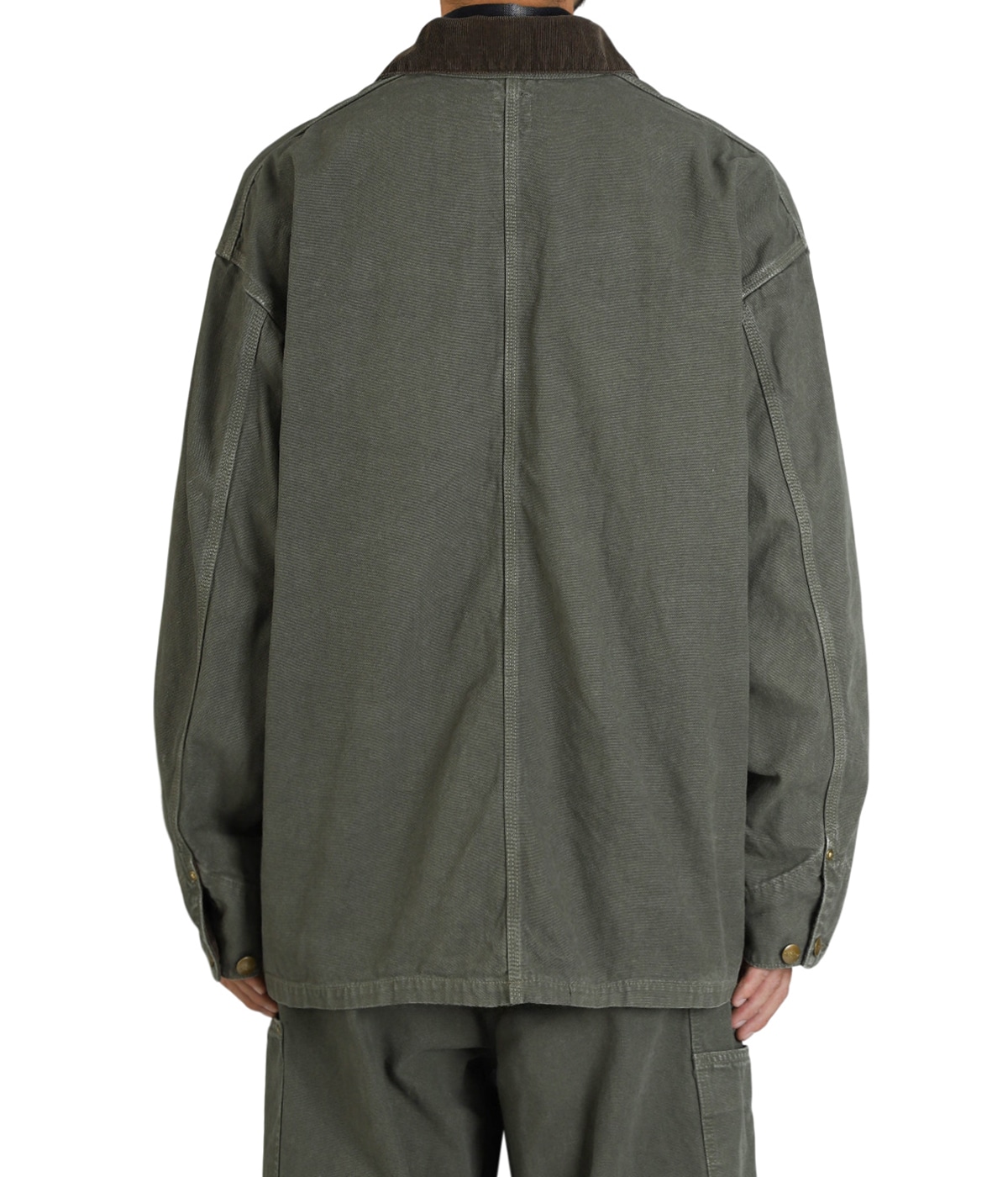 model（184cm / 63kg）B85 W80 H102 着用サイズ：3(L)