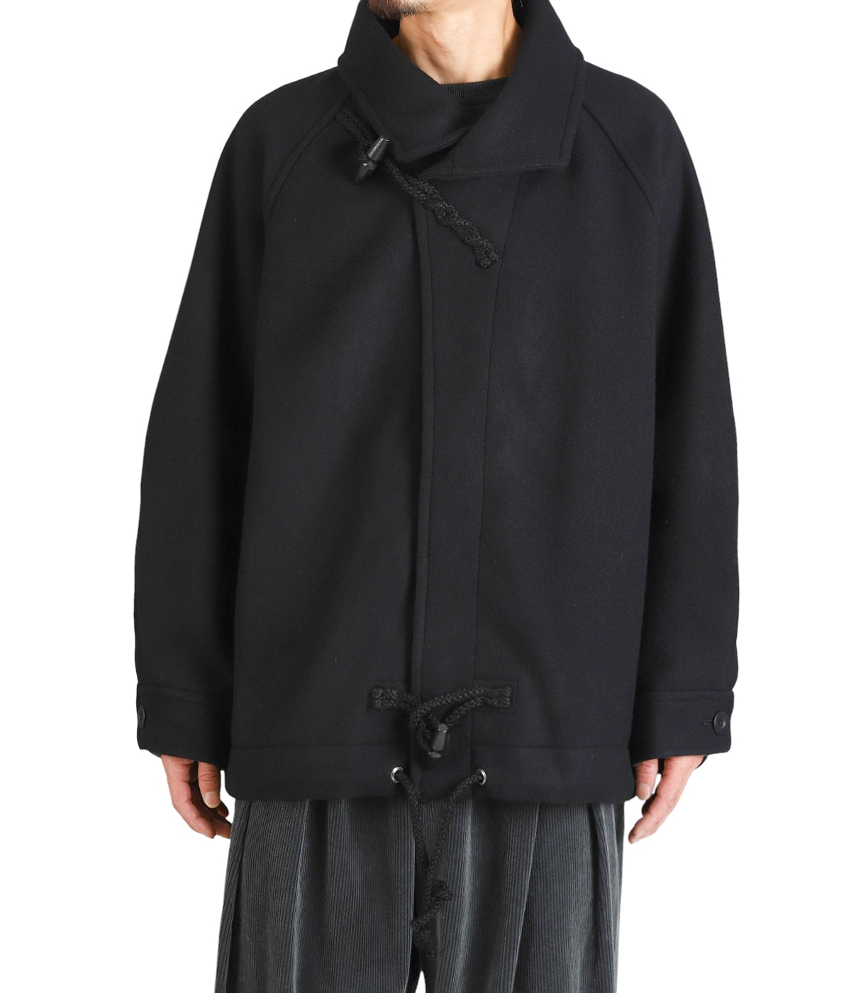 model(175cm / 60kg)B85 W75 H92 着用サイズ：M(46)