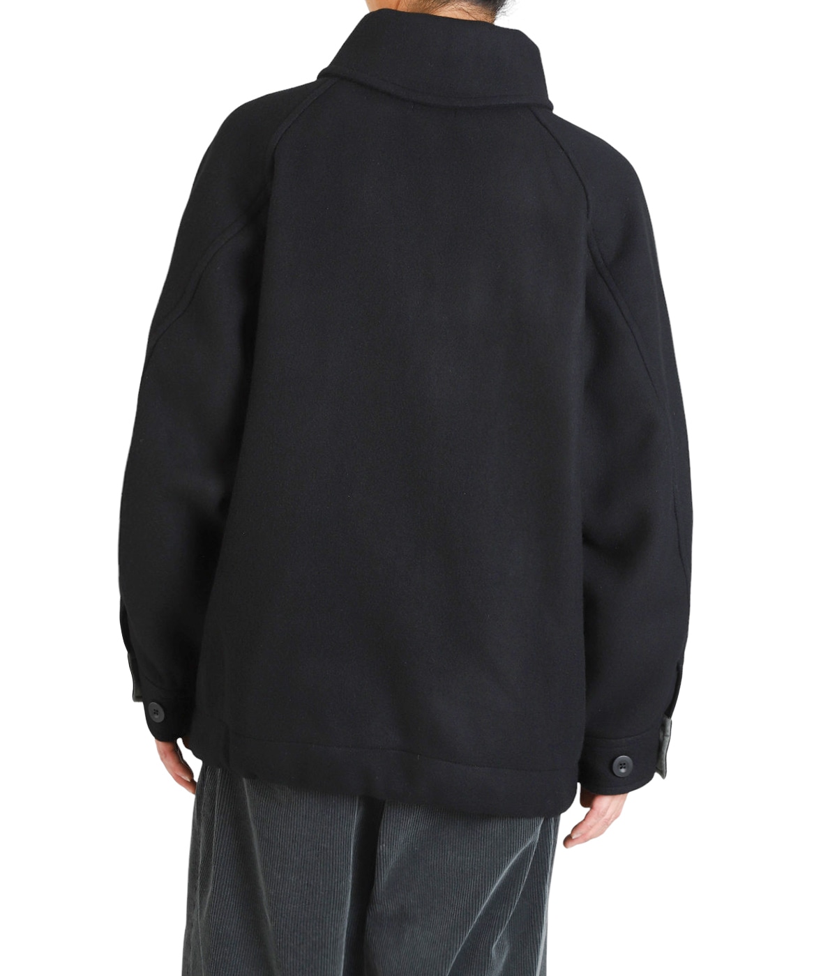 model(175cm / 60kg)B85 W75 H92 着用サイズ：M(46)