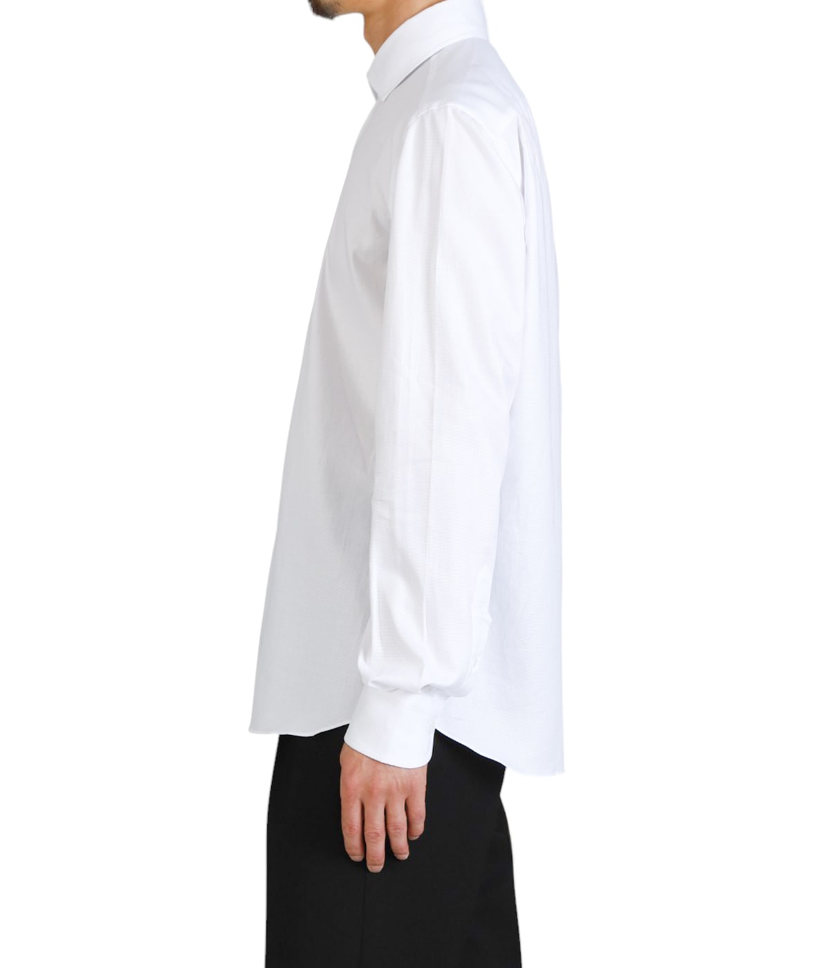 model（175cm / 60kg）B85 W75 H92 着用サイズ：38