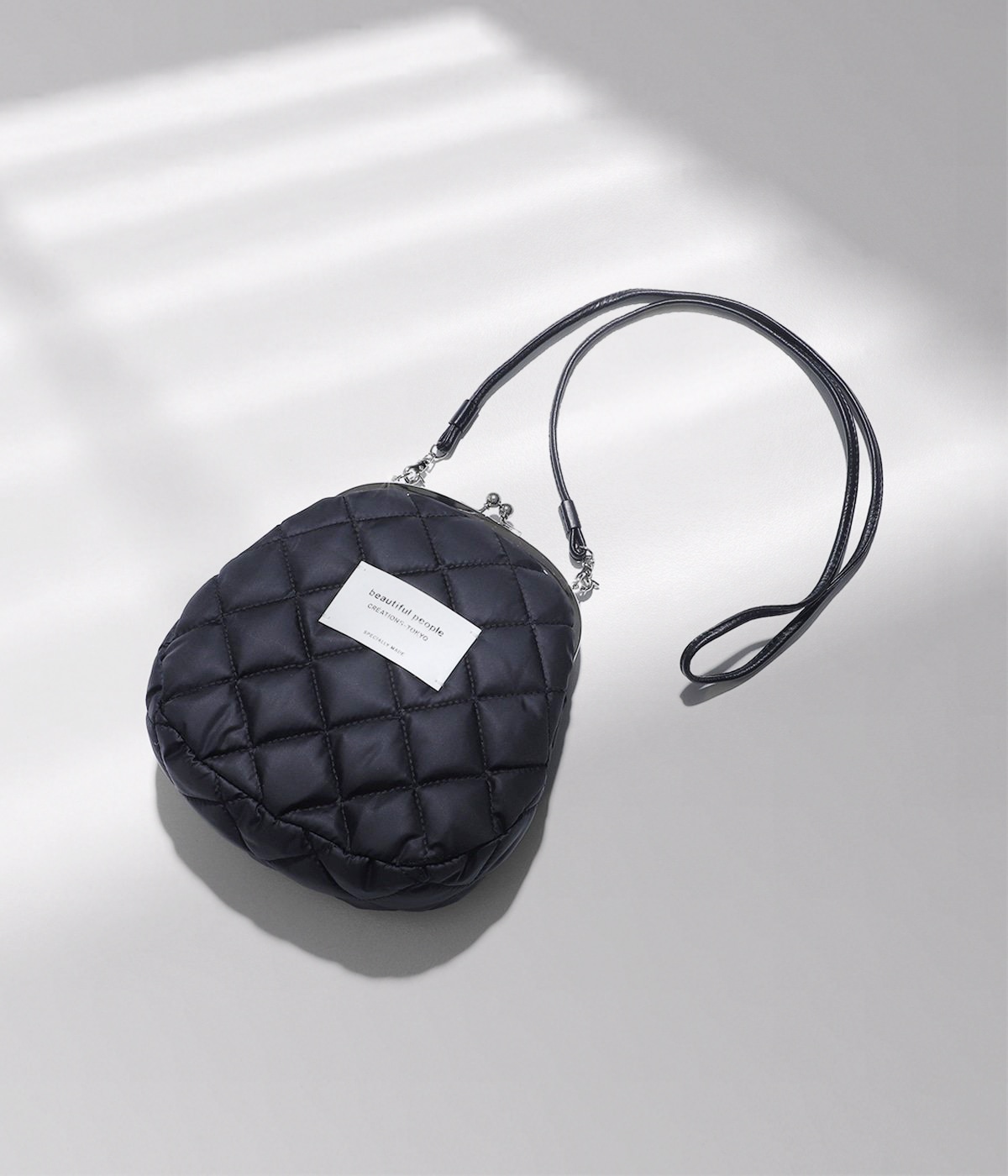 beautiful people キルトショルダーポーチ ブラック beautiful people(ビューティフルピープル) 別注kilt clasp