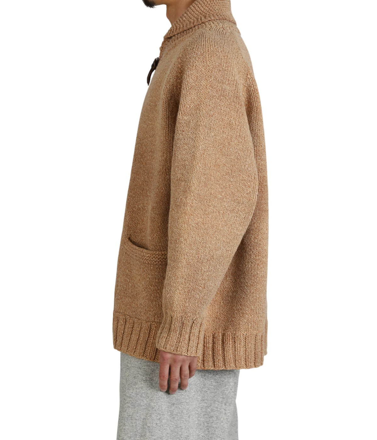 model（175cm / 60kg）B85 W75 H92 着用サイズ：L