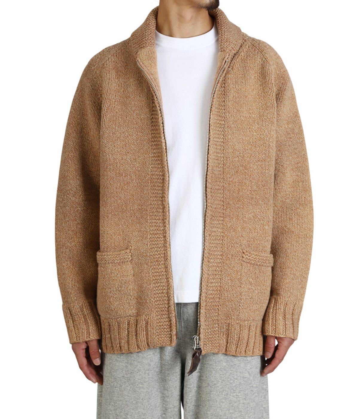 model（175cm / 60kg）B85 W75 H92 着用サイズ：L