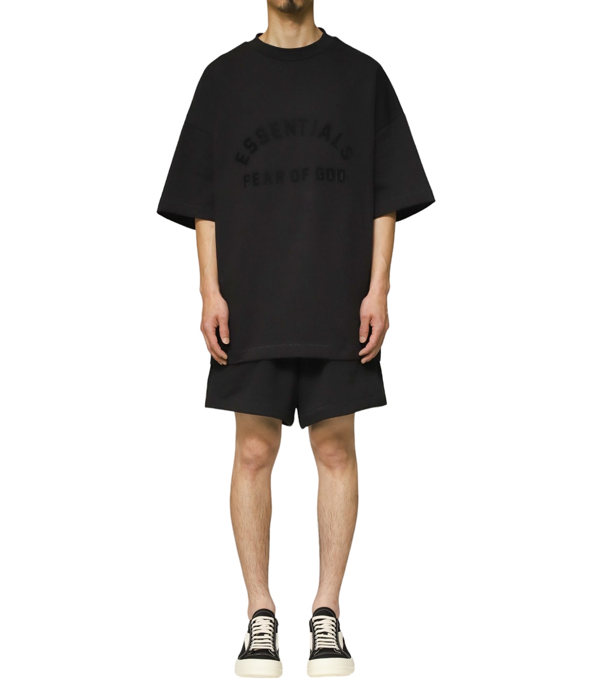 model（175cm / 60kg）B85 W75 H92 着用サイズ：M