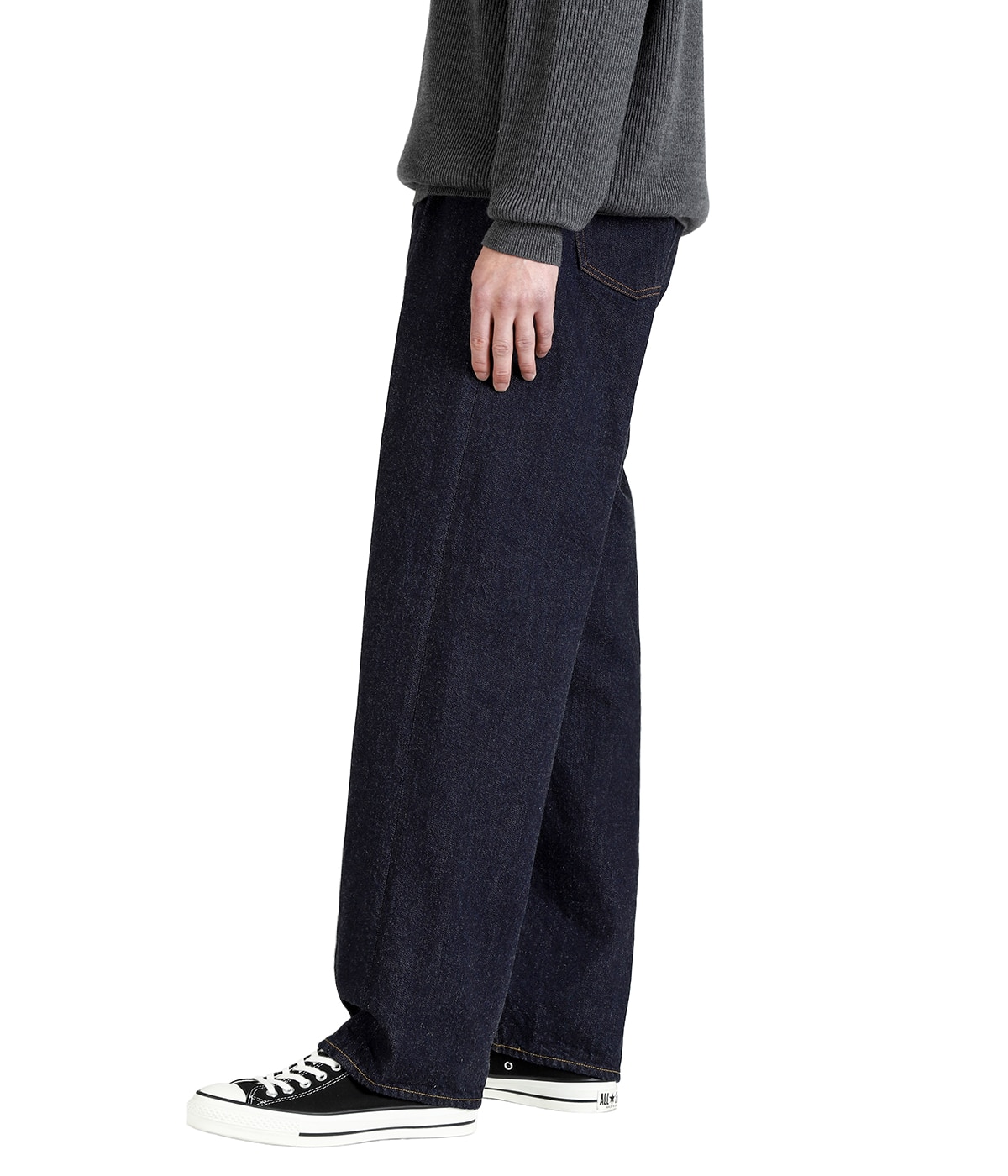 model(175cm / 60kg)B85 W75 H92 着用サイズ：32inch