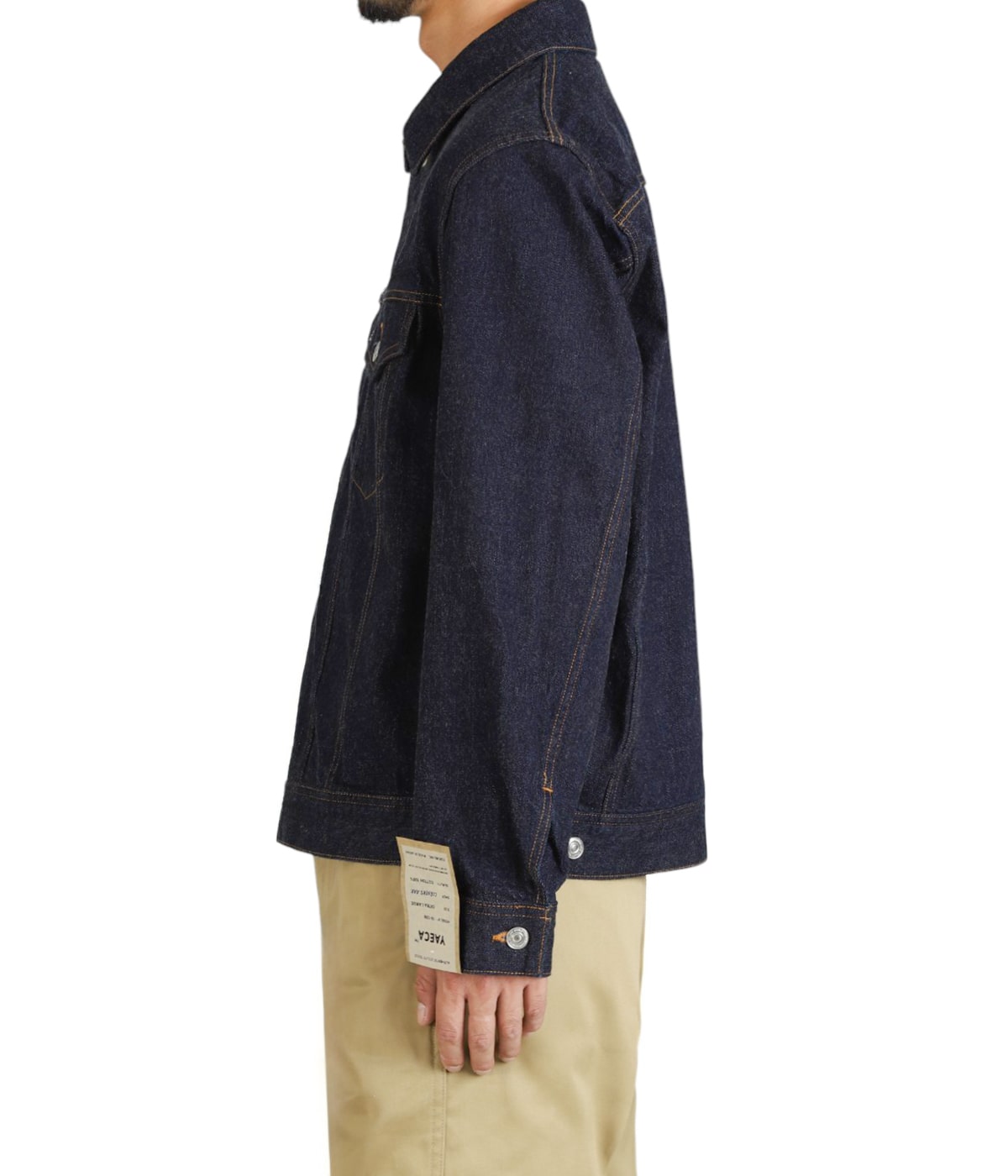 model（184cm / 63kg）B85 W80 H102 着用サイズ：EXTRA LARGE