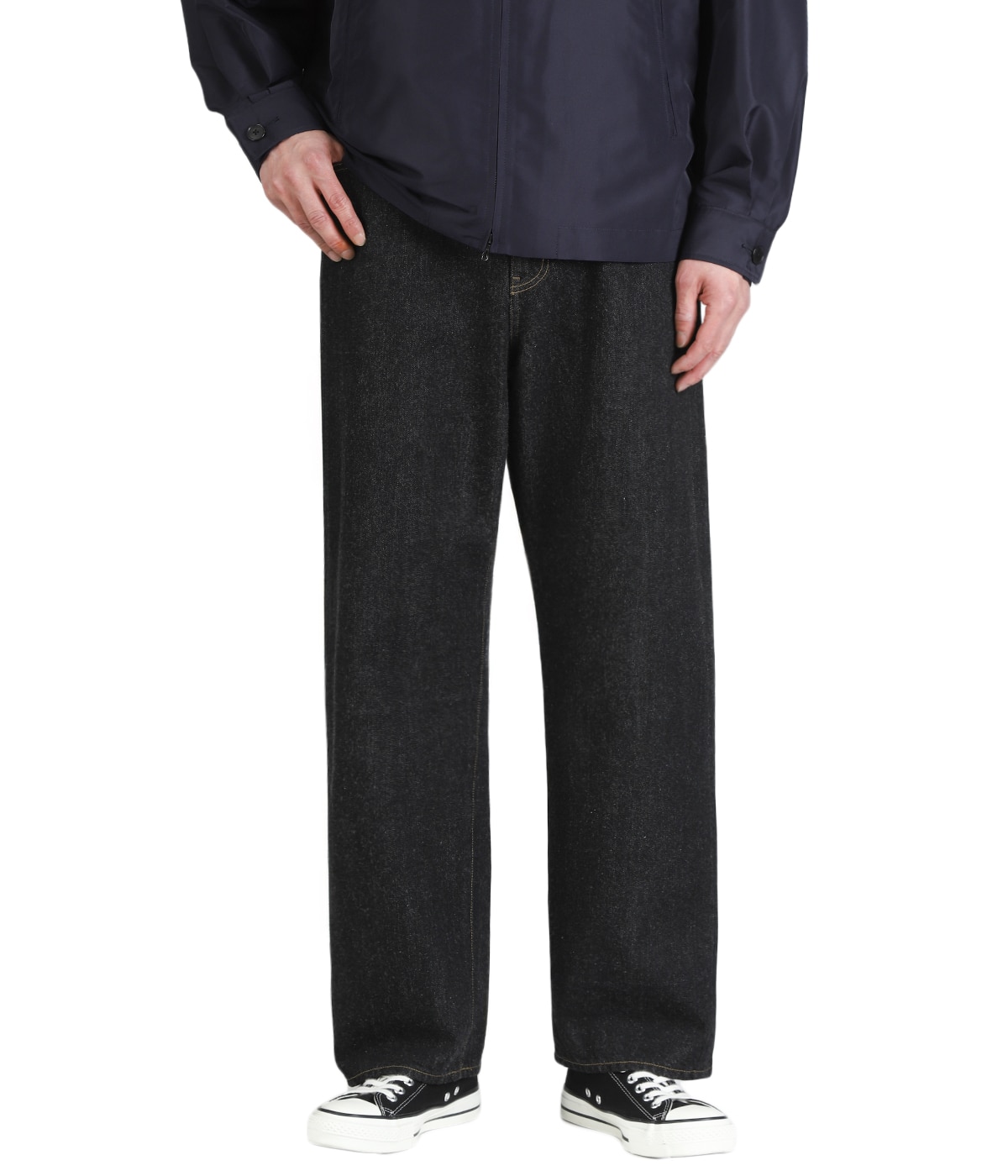 model（175cm / 60kg）B85 W75 H92 着用サイズ：32inch