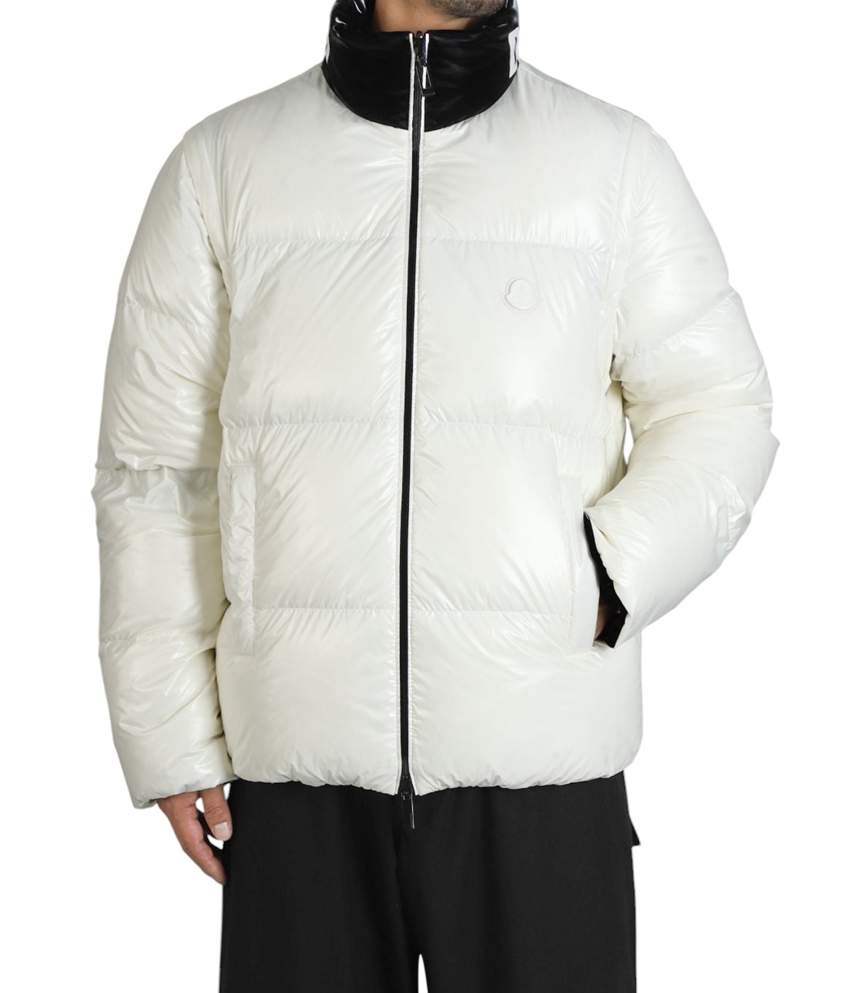 model（184cm / 63kg）B85 W80 H102 着用サイズ：1