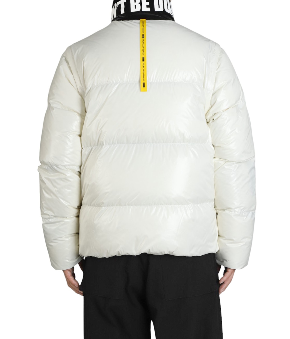 model（184cm / 63kg）B85 W80 H102 着用サイズ：1