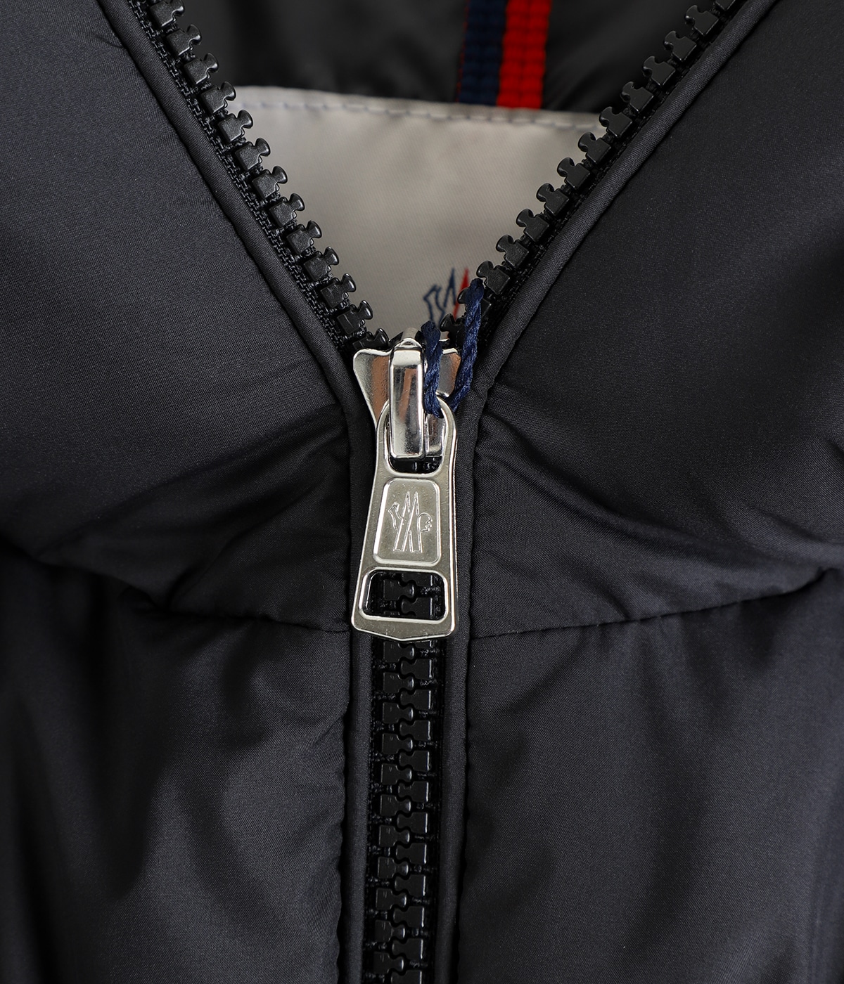 正規品！希少色！モンクレール★カルダミン★CARDAMINE★グリーン★サイズ2 稀少 モンクレール MONCLER 緑 グリーン ダウンジャケット