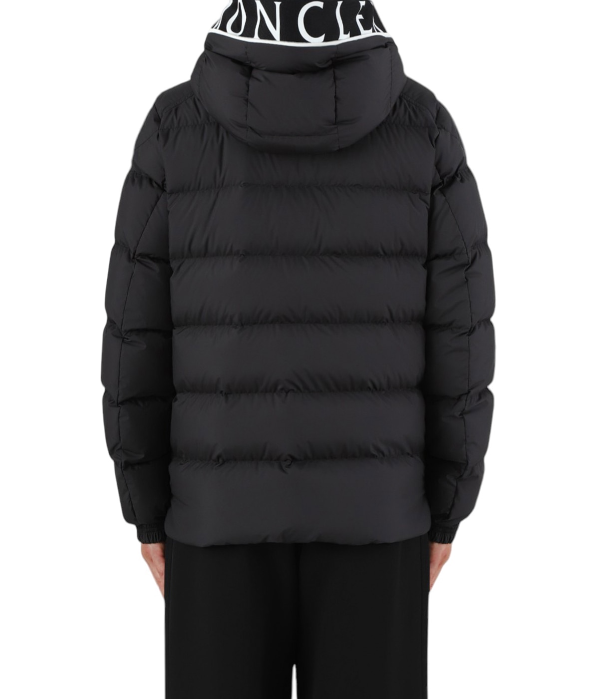 model(175cm / 60kg)B85 W75 H92 着用サイズ：2