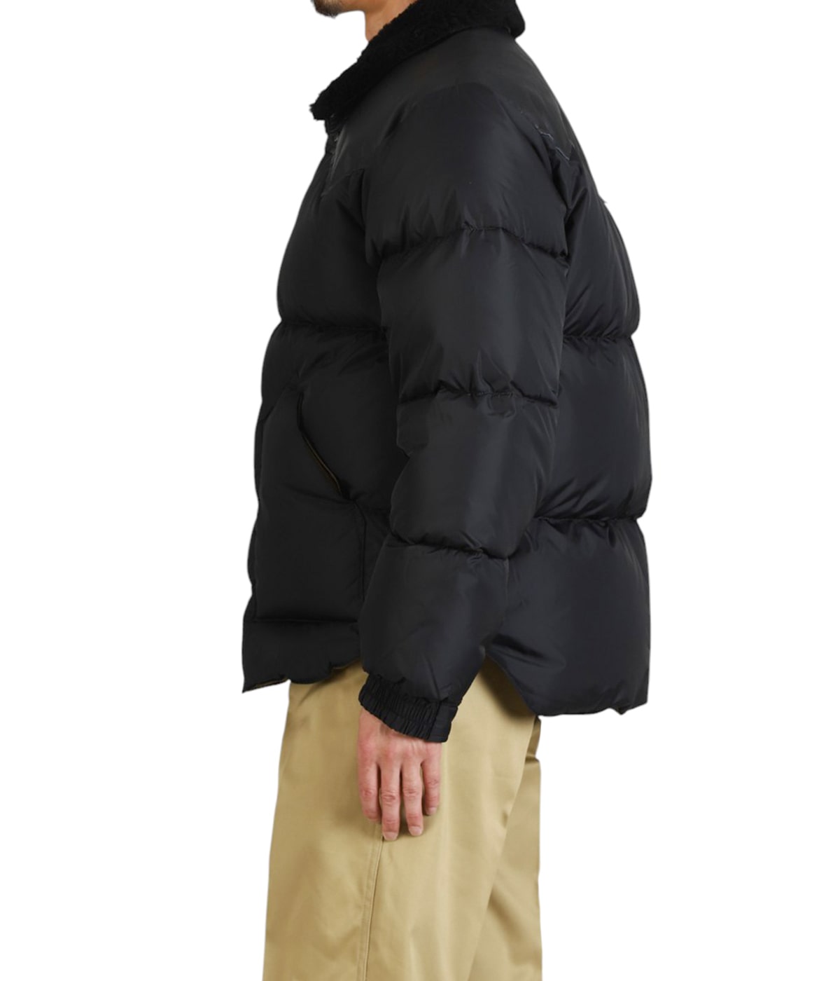 model（175cm / 60kg）B85 W75 H92 着用サイズ：42