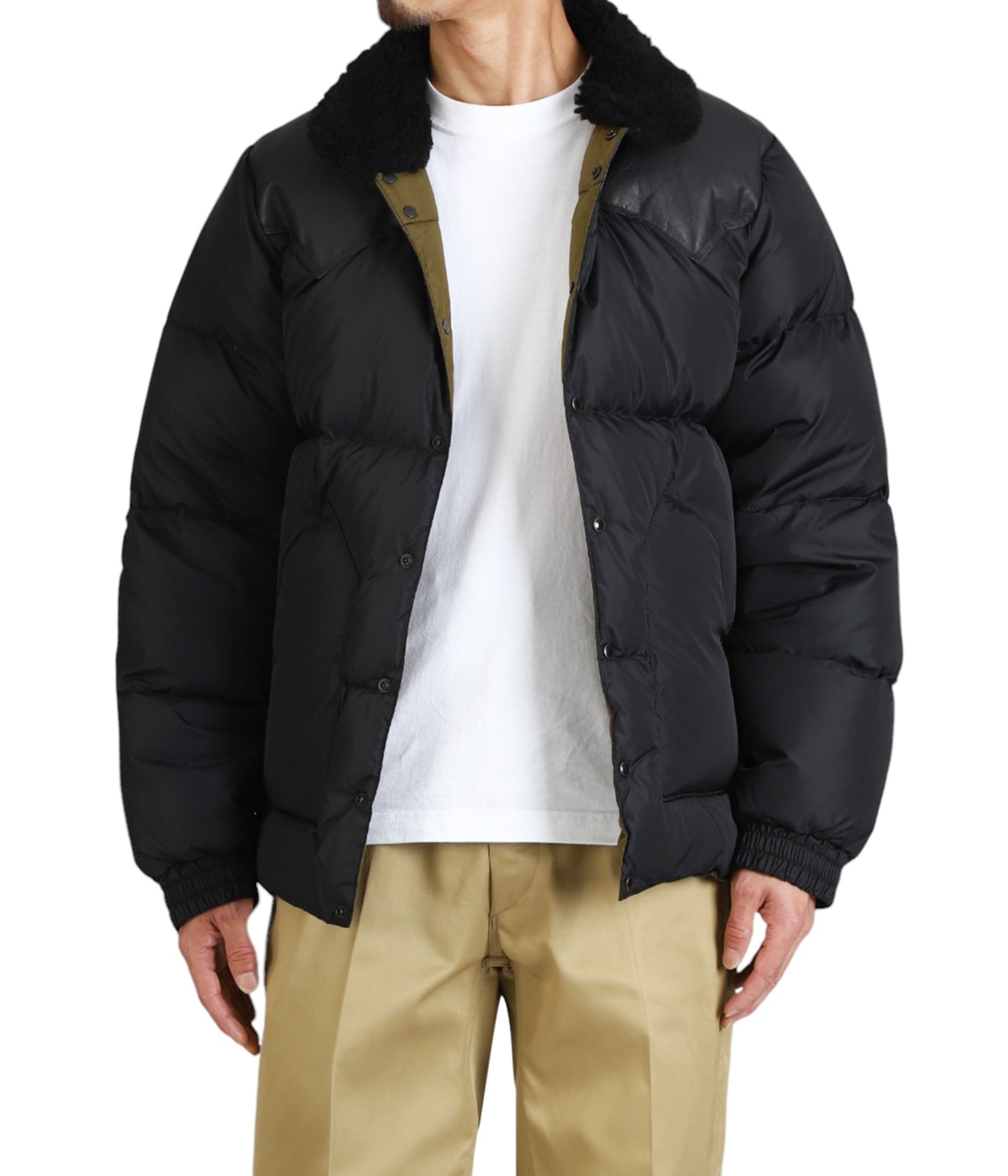 model（175cm / 60kg）B85 W75 H92 着用サイズ：42