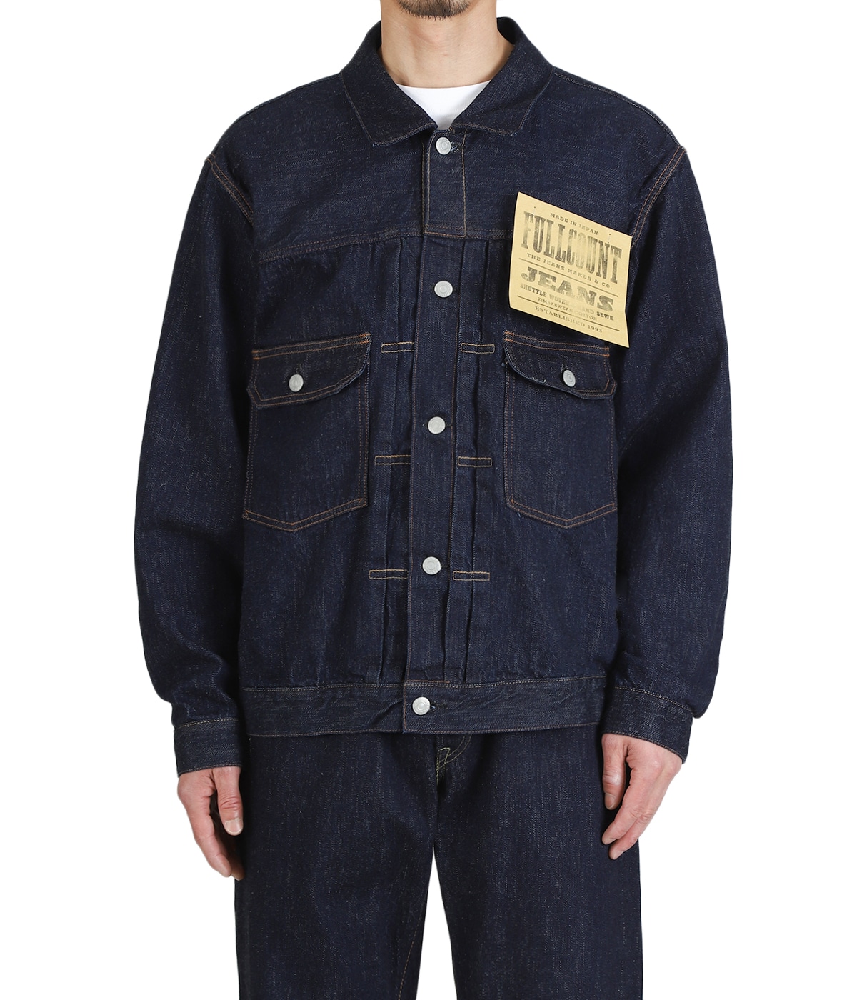 model（175cm / 60kg）B85 W75 H92 着用サイズ：42