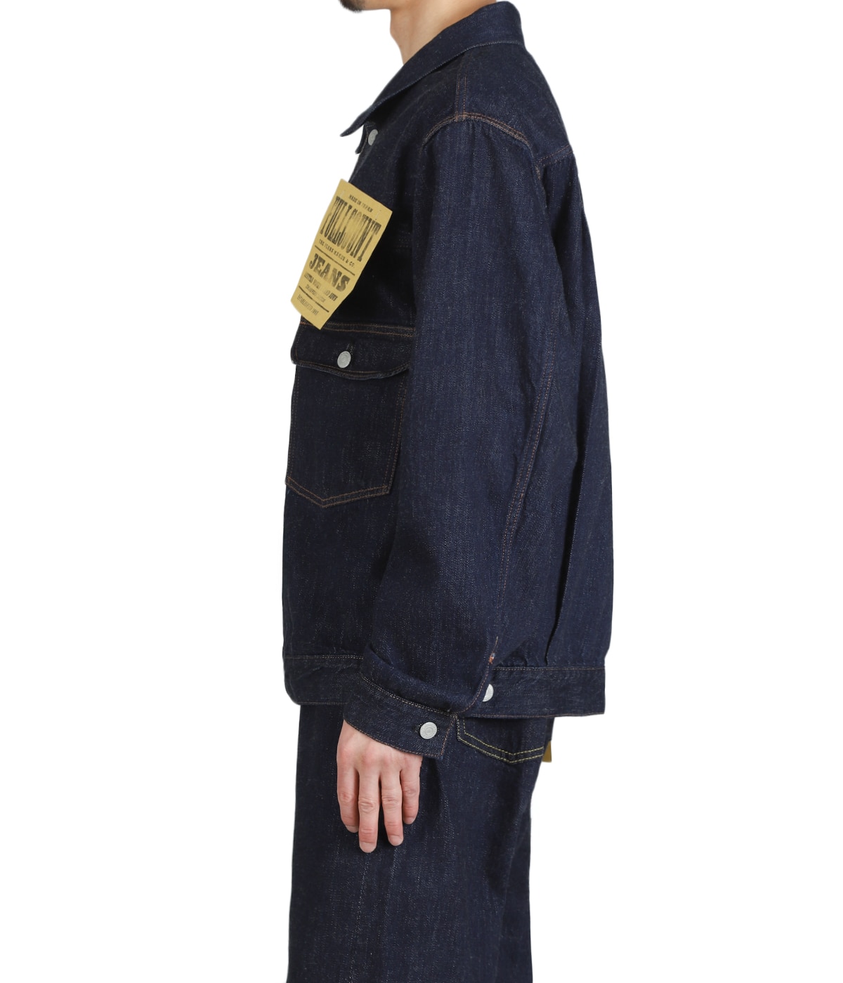 model（175cm / 60kg）B85 W75 H92 着用サイズ：42