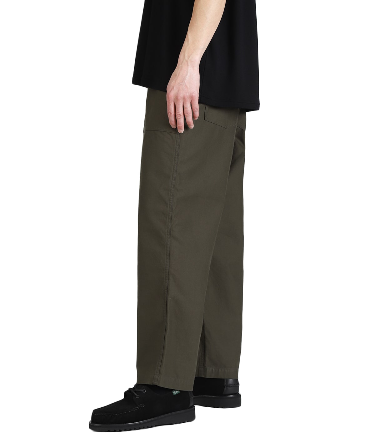 model（175cm / 60kg）B85 W75 H92 着用サイズ：38