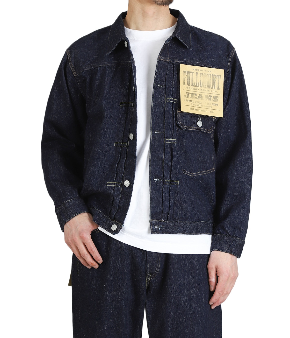 model（175cm / 60kg）B85 W75 H92 着用サイズ：40