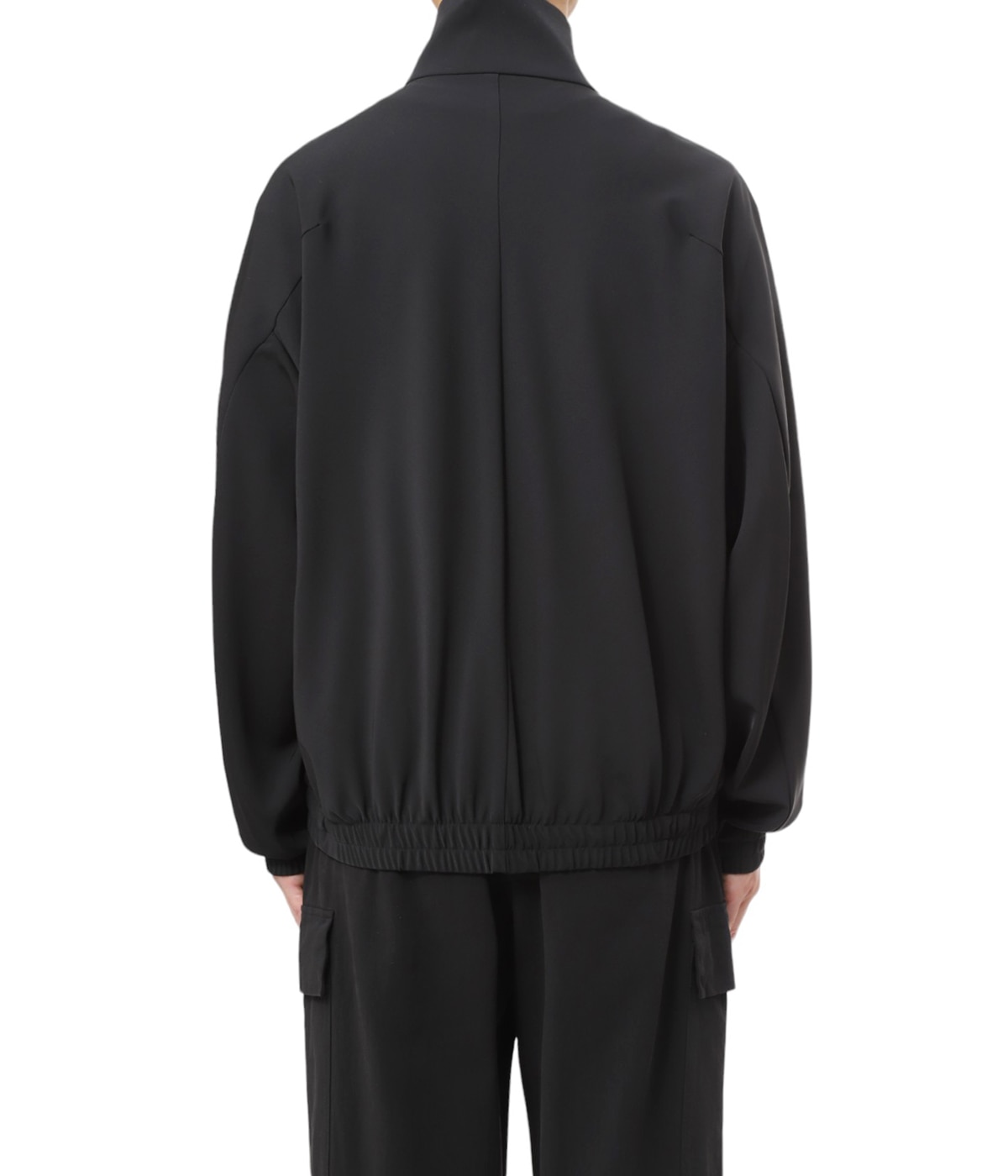 model（175cm / 60kg）B85 W75 H92 着用サイズ：38