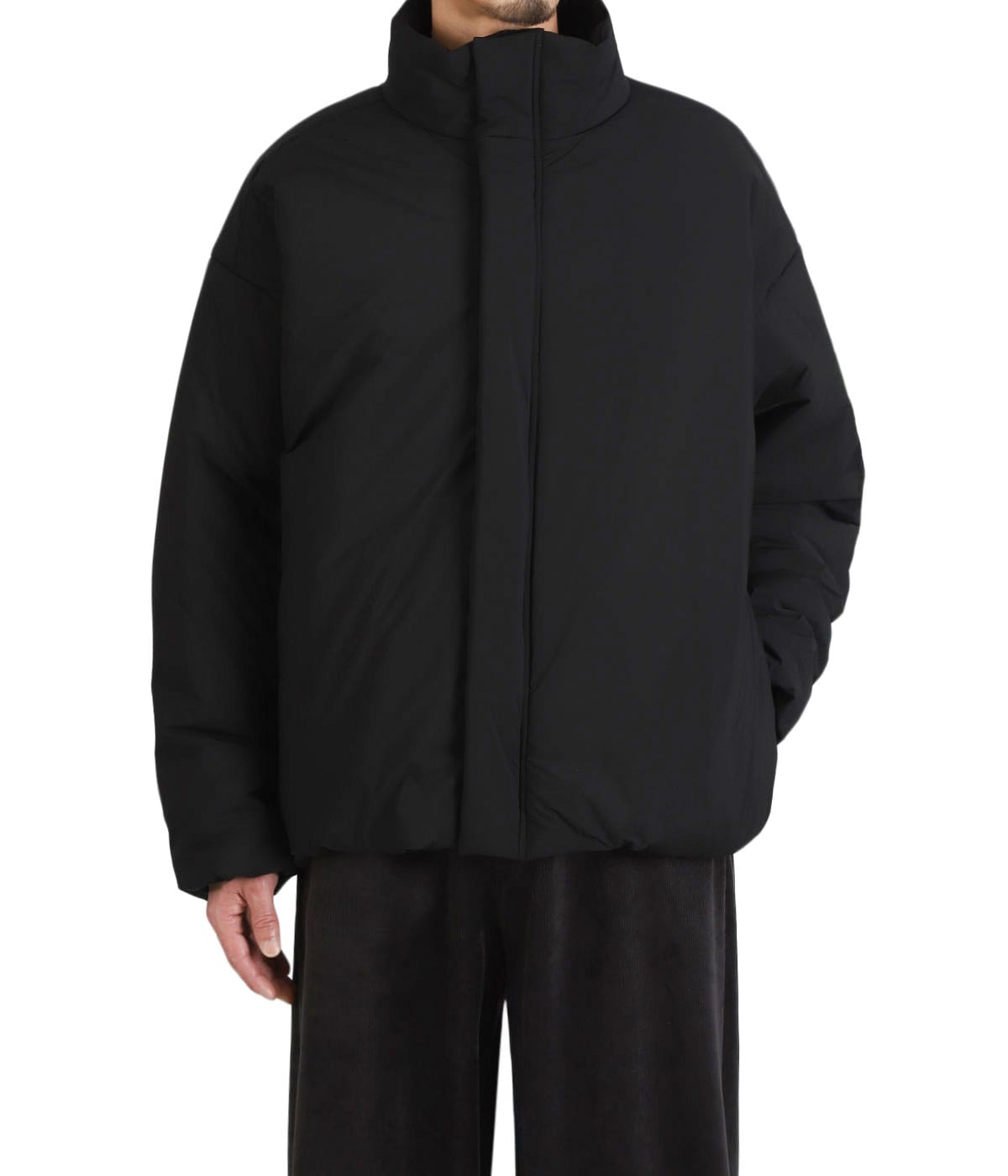 model（175cm / 60kg）B85 W75 H92 着用サイズ：38