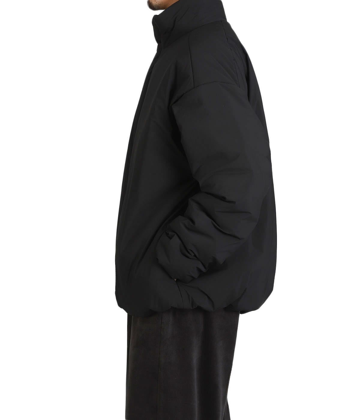 model（175cm / 60kg）B85 W75 H92 着用サイズ：38