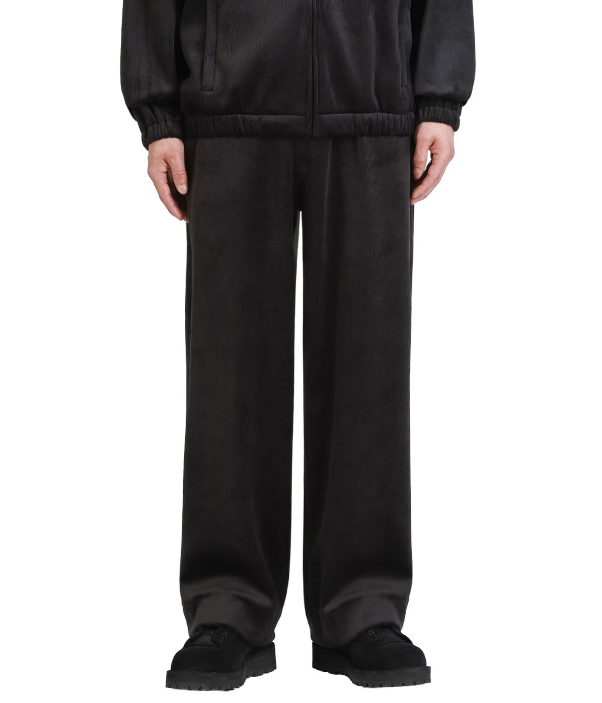 model（175cm / 60kg）B85 W75 H92 着用サイズ：38