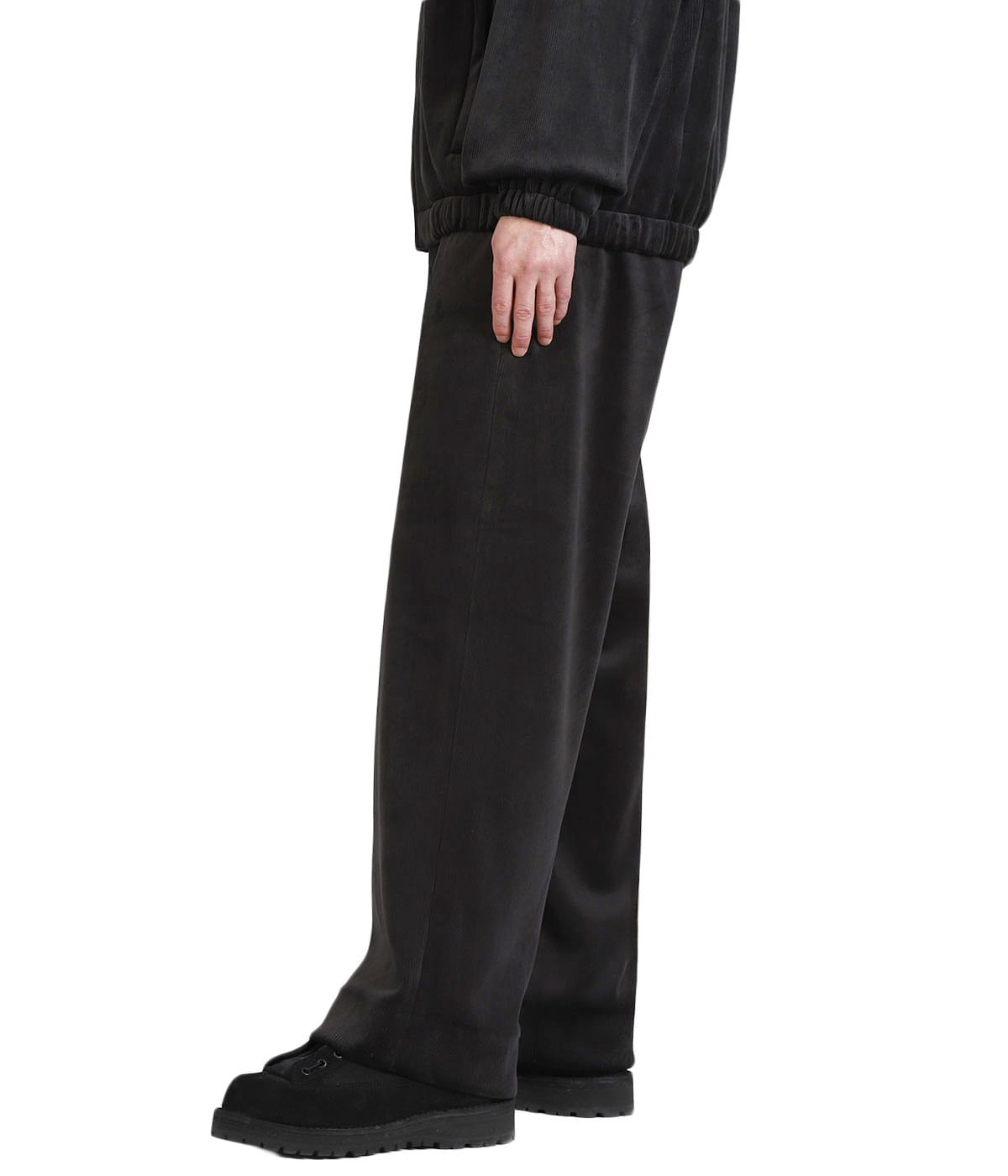 model（175cm / 60kg）B85 W75 H92 着用サイズ：38