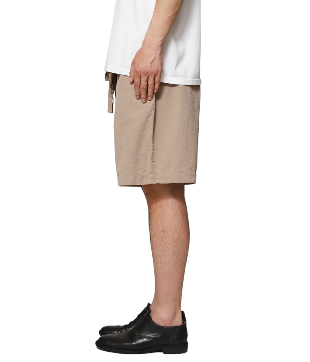 model（184cm / 63kg）B85 W80 H102 着用サイズ：M