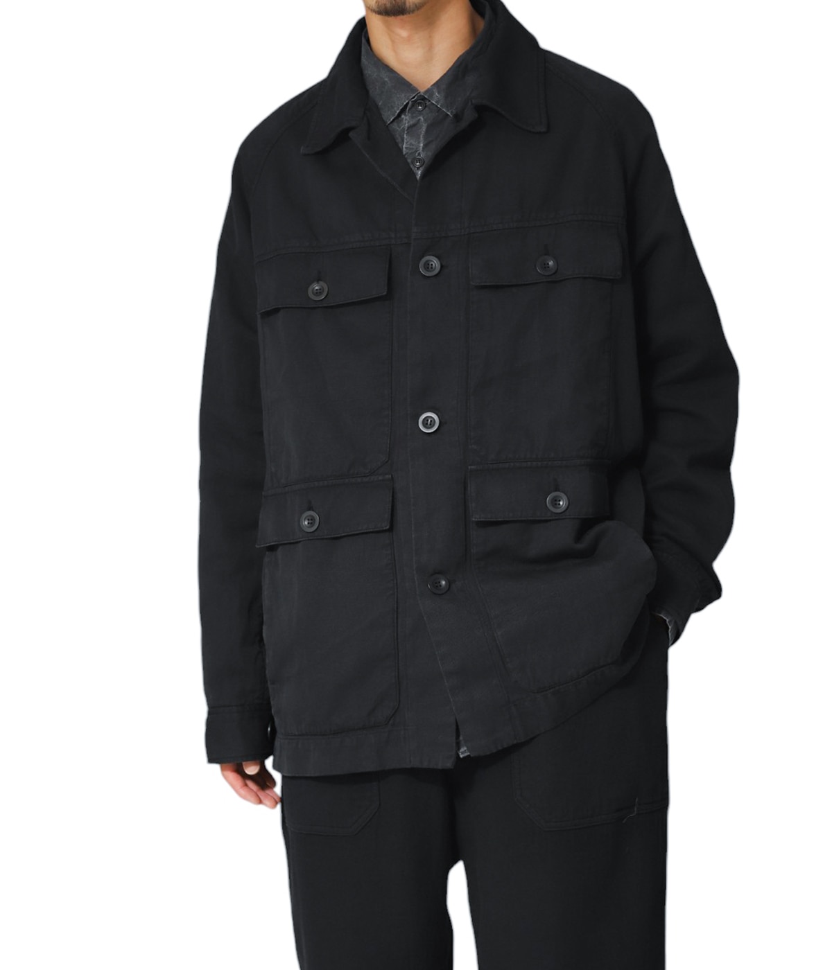 model（175cm / 60kg）B85 W75 H92 着用サイズ：M