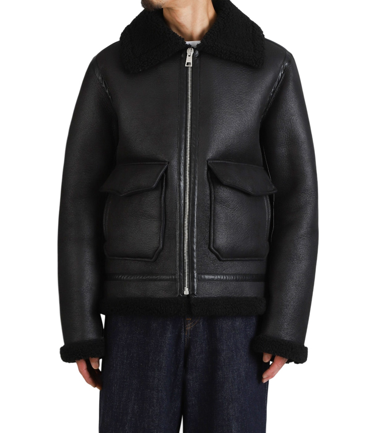 model（175cm / 60kg）B85 W75 H92 着用サイズ：S