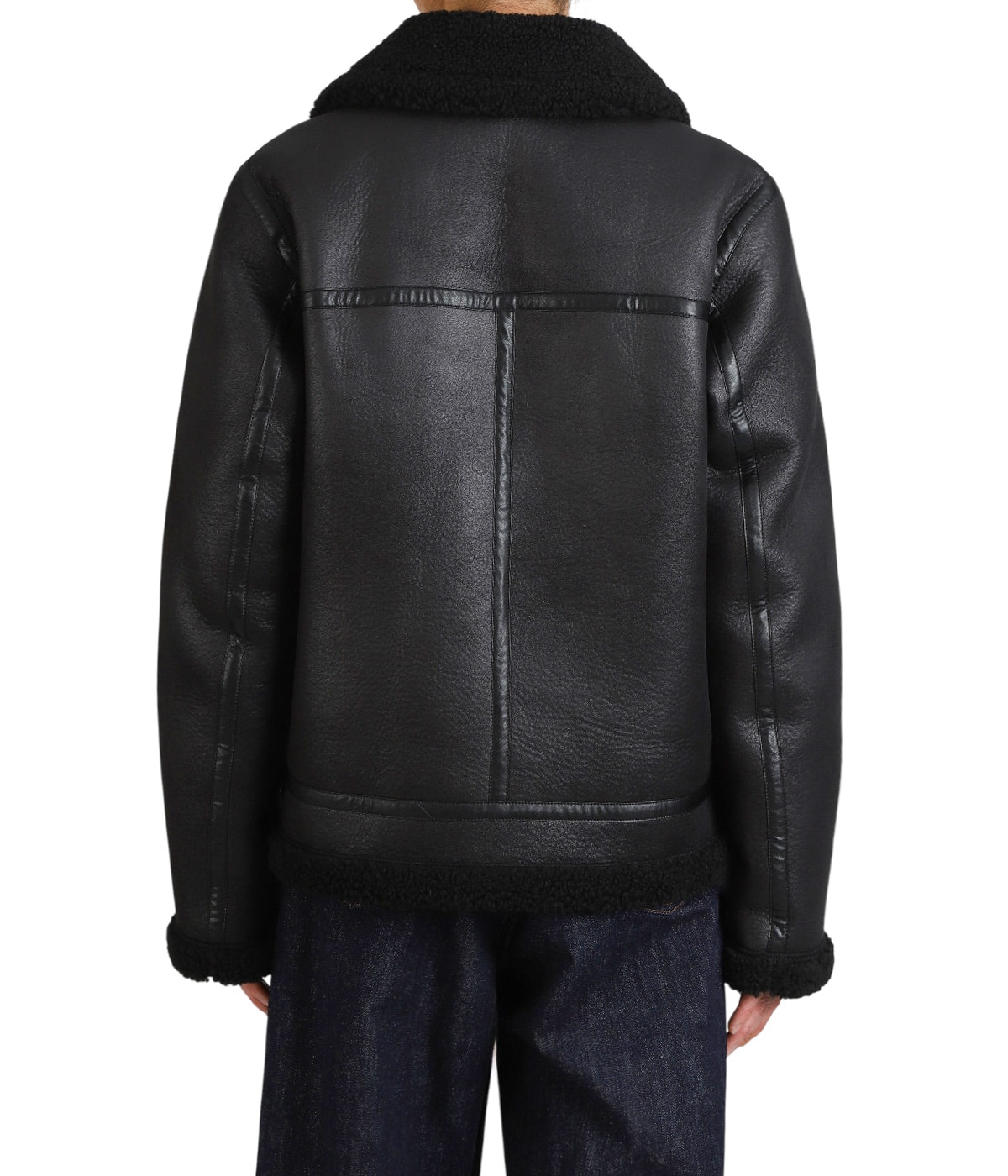 model（175cm / 60kg）B85 W75 H92 着用サイズ：S