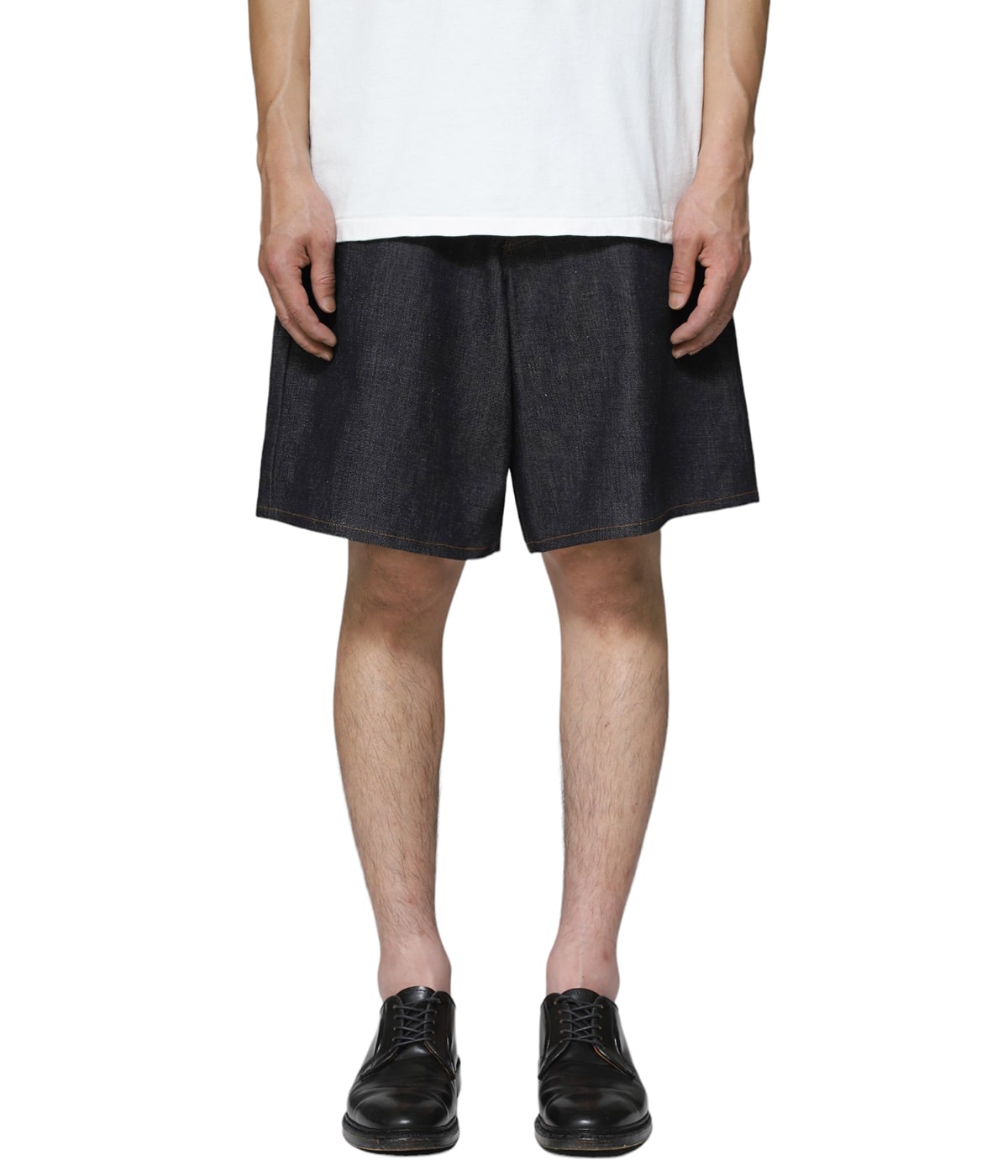 model（175cm / 60kg）B85 W75 H92 着用サイズ：32