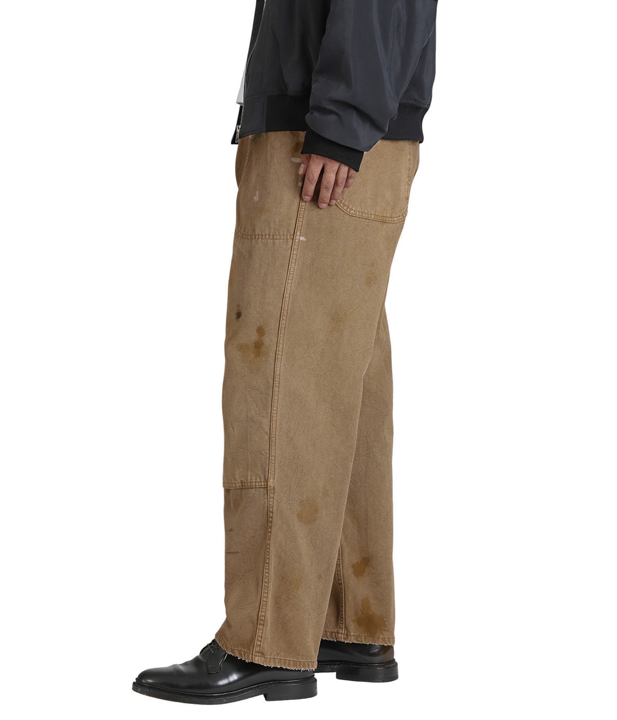 model（184cm / 63kg）B85 W80 H102 着用サイズ：3