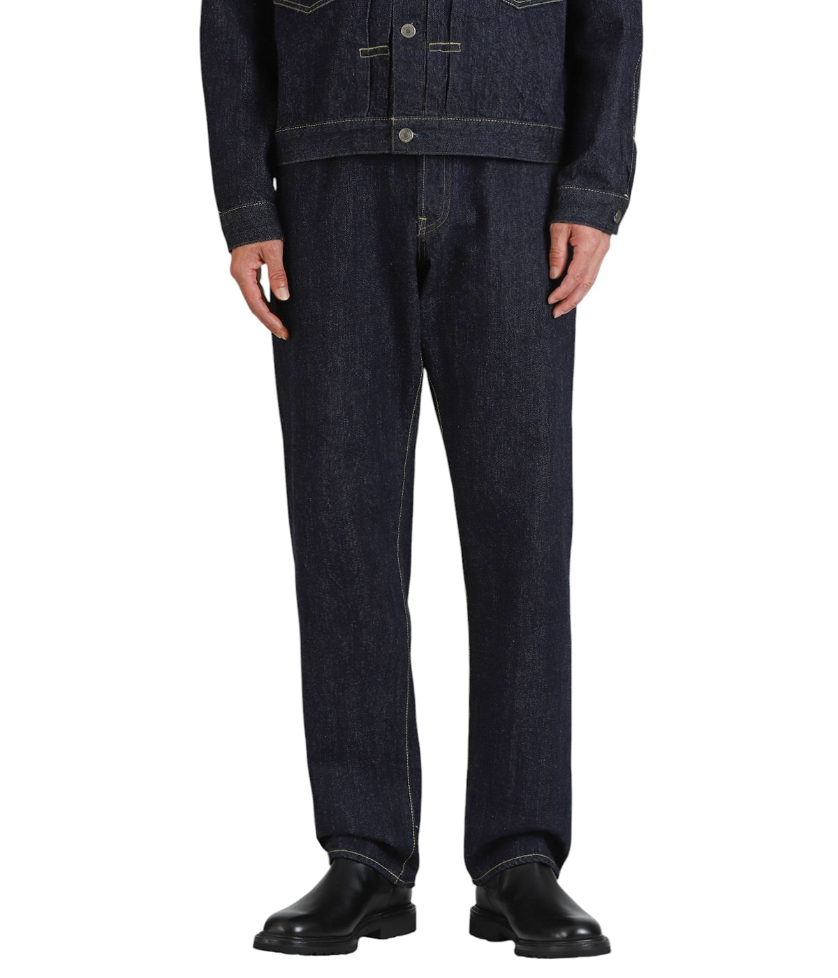 model（175cm / 60kg）B85 W75 H92 着用サイズ：32