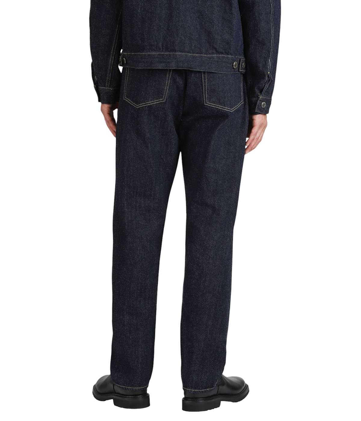 model（175cm / 60kg）B85 W75 H92 着用サイズ：32