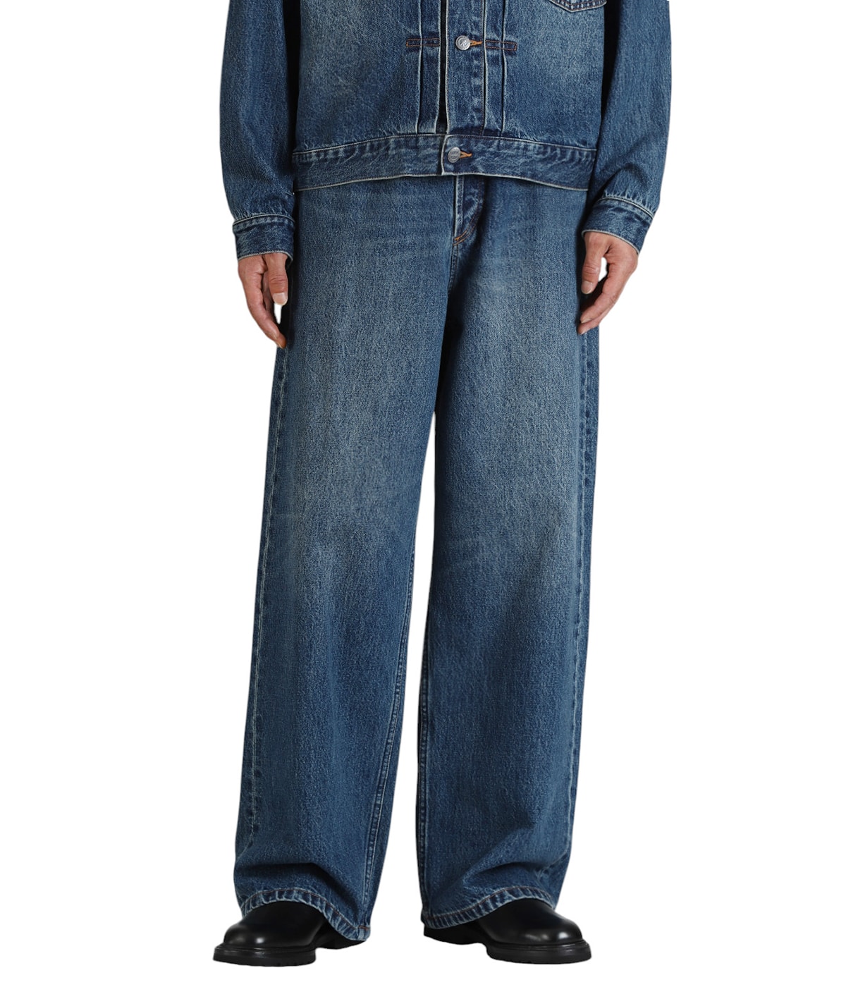 model（175cm / 60kg）B85 W75 H92 着用サイズ：29