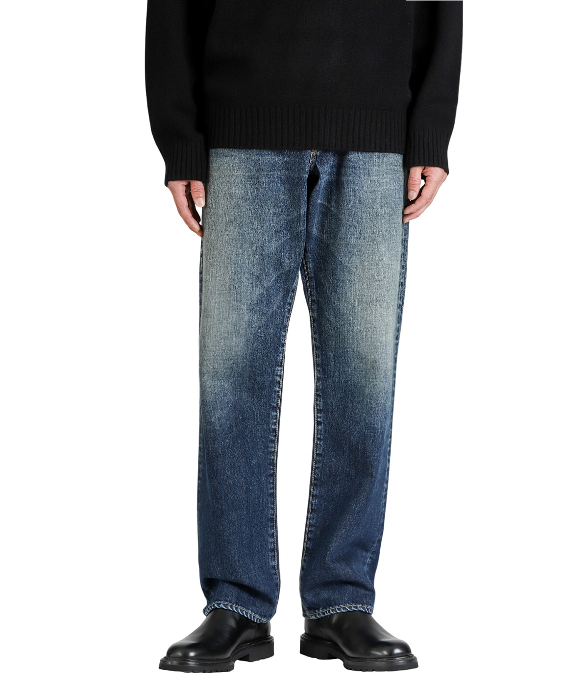 model（175cm / 60kg）B85 W75 H92 着用サイズ：32