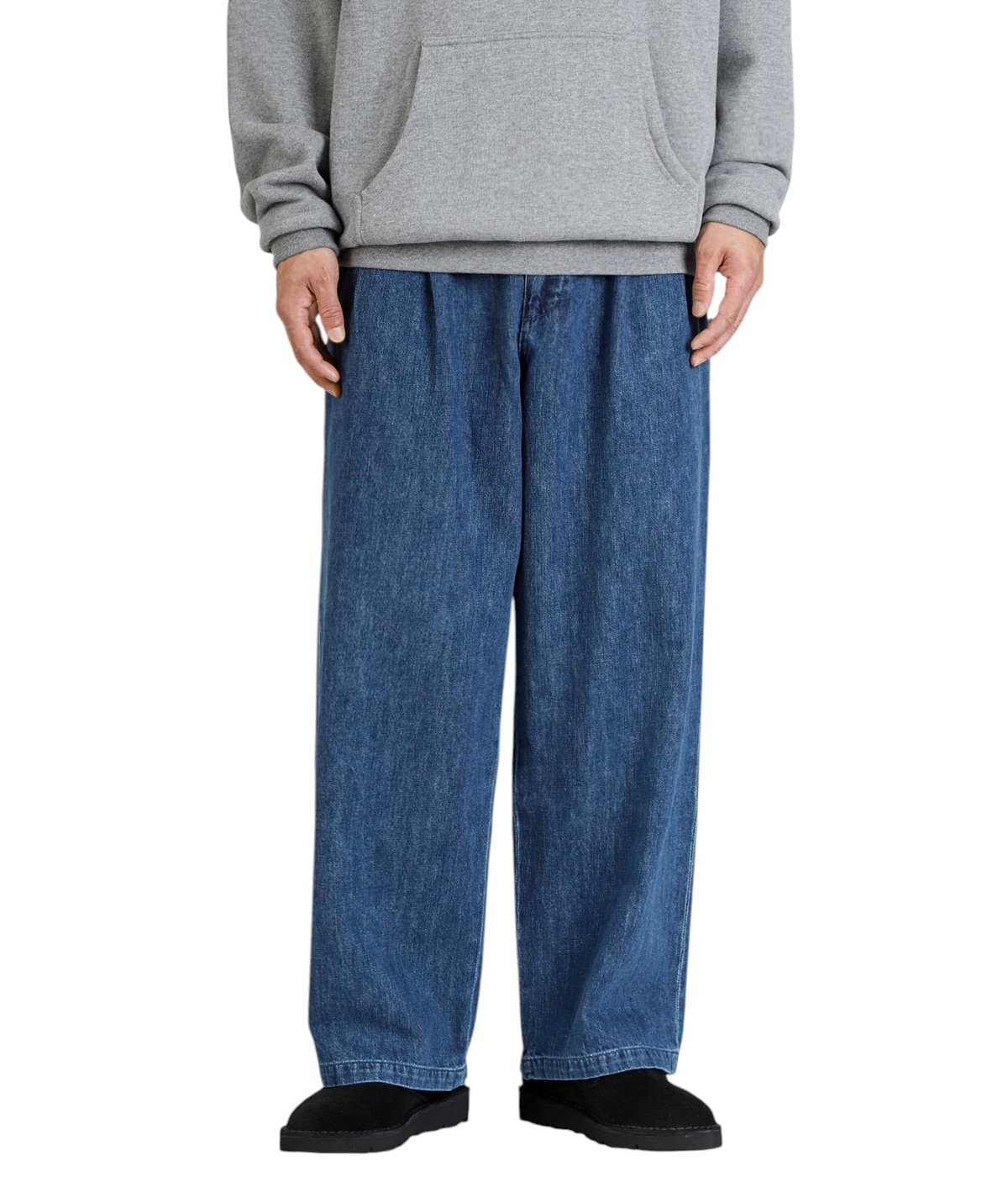 model（175cm / 60kg）B85 W75 H92 着用サイズ：2