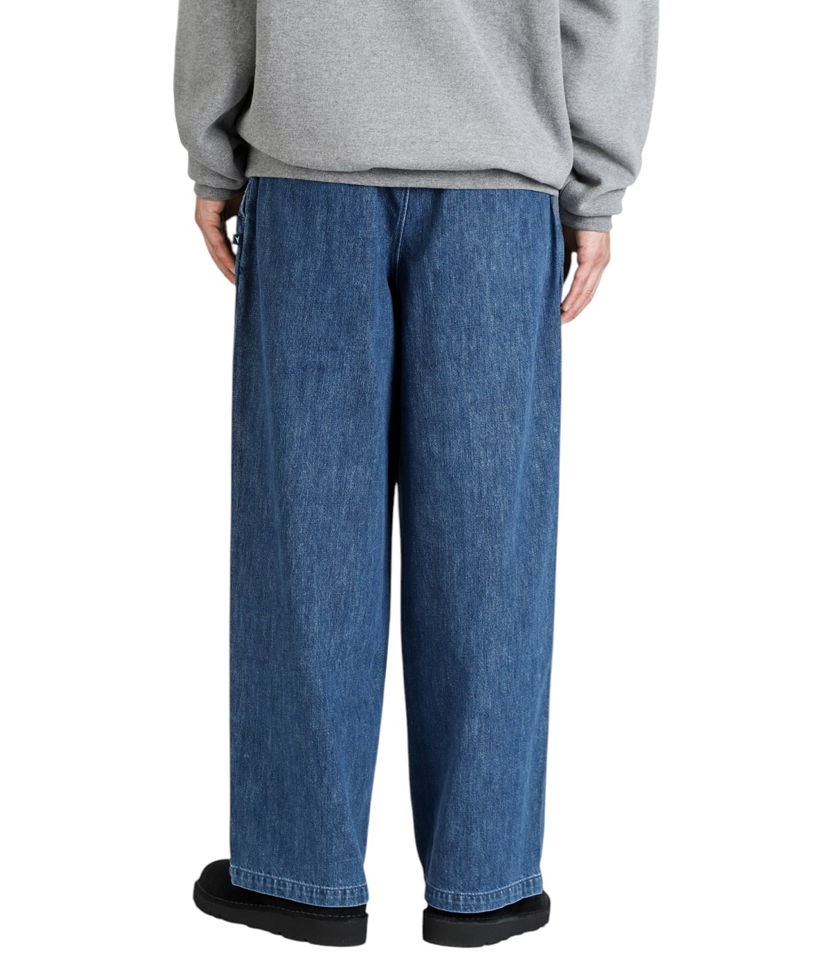 model（175cm / 60kg）B85 W75 H92 着用サイズ：2